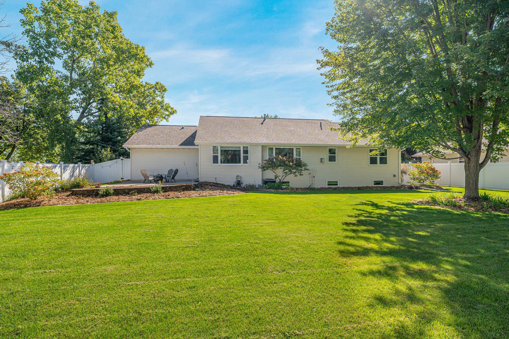 2276 LOST DAUPHIN Road