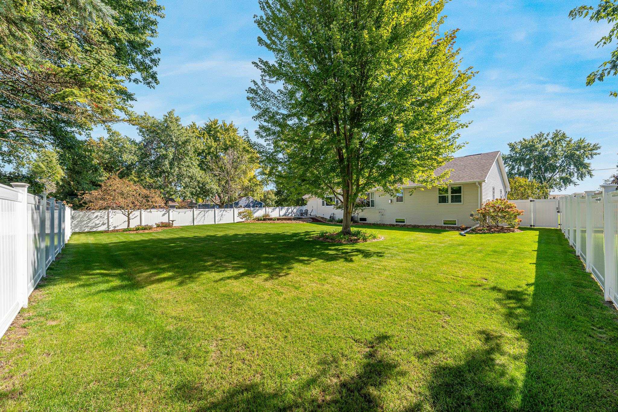 2276 LOST DAUPHIN Road