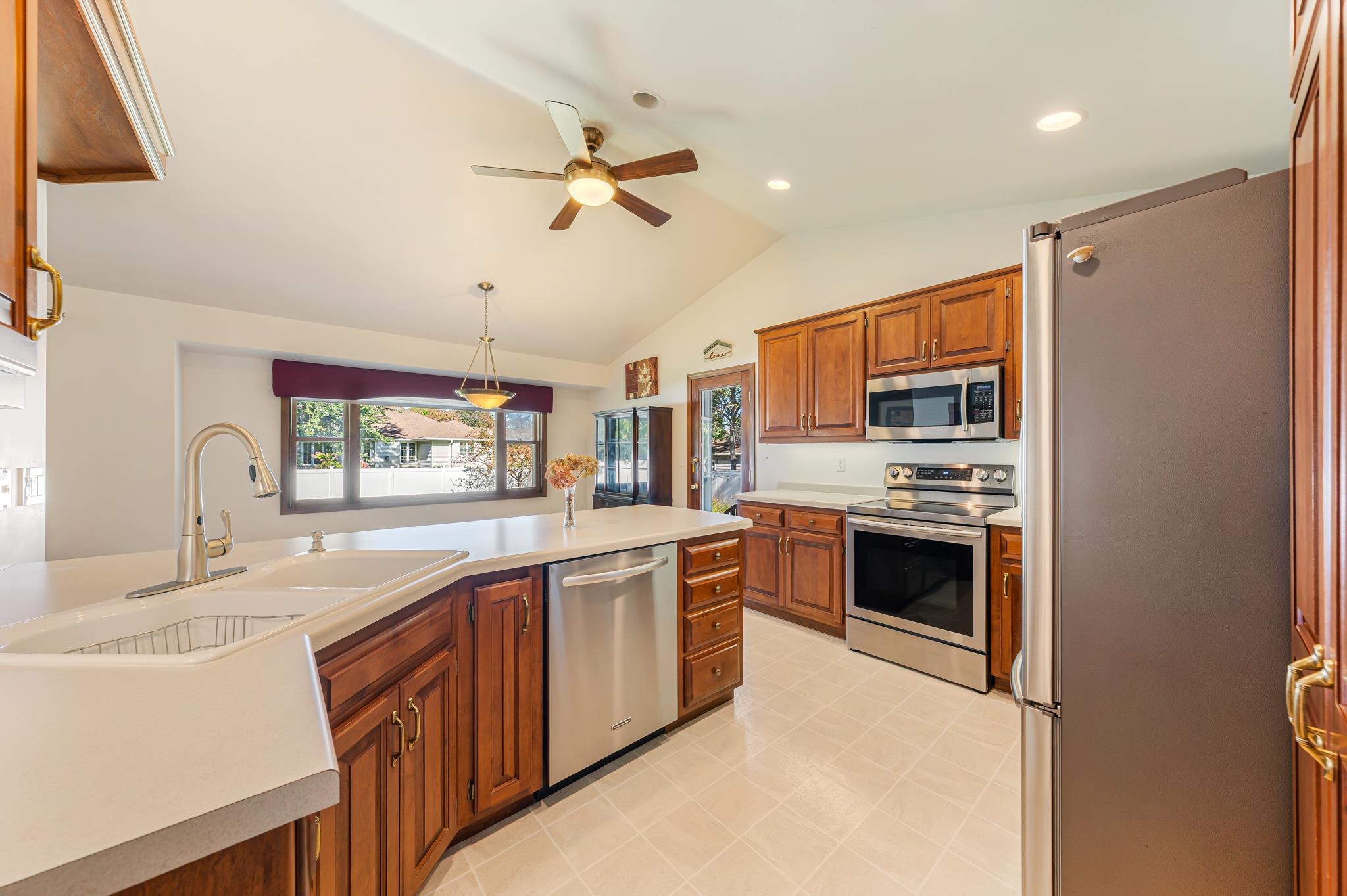2276 LOST DAUPHIN Road