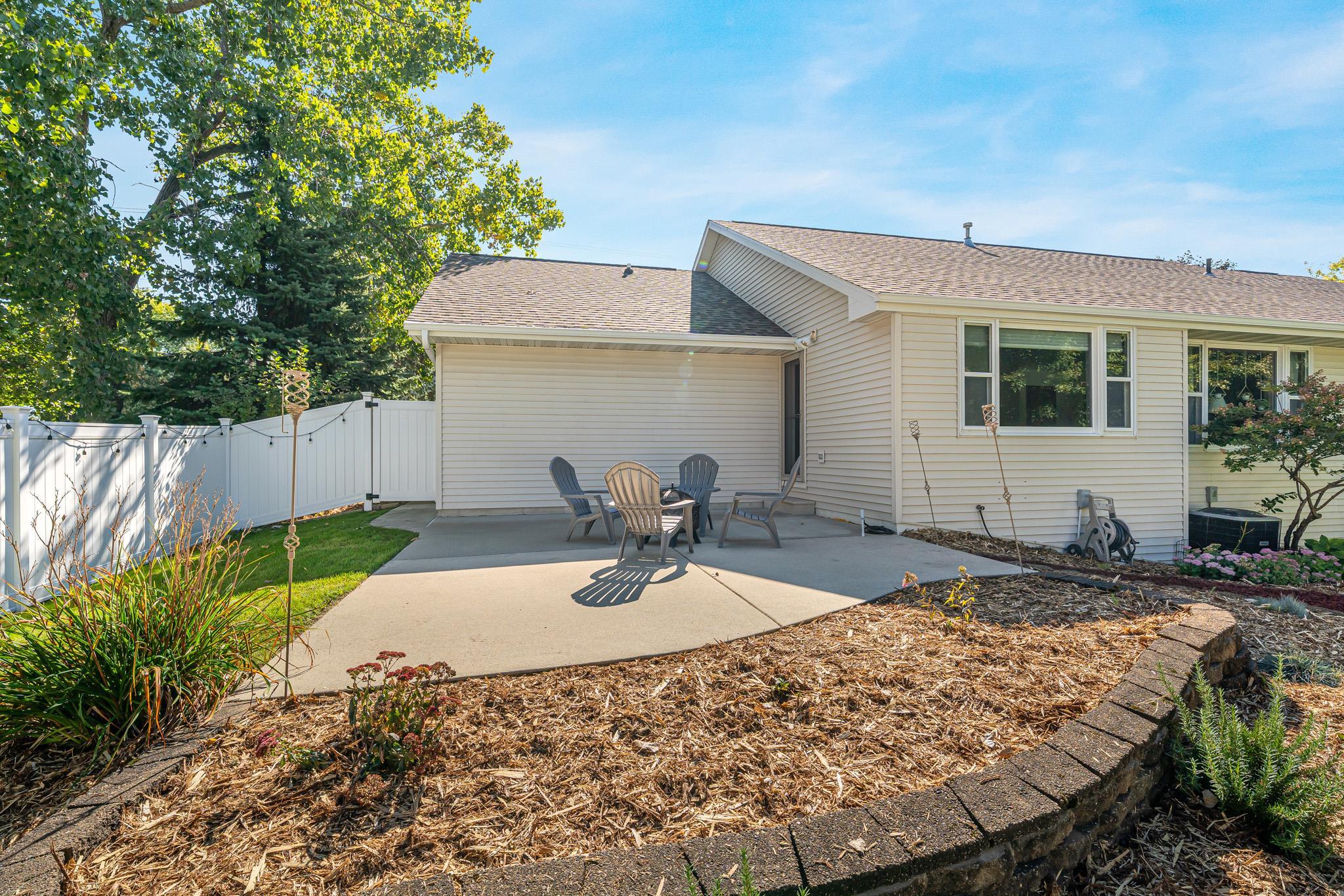 2276 LOST DAUPHIN Road