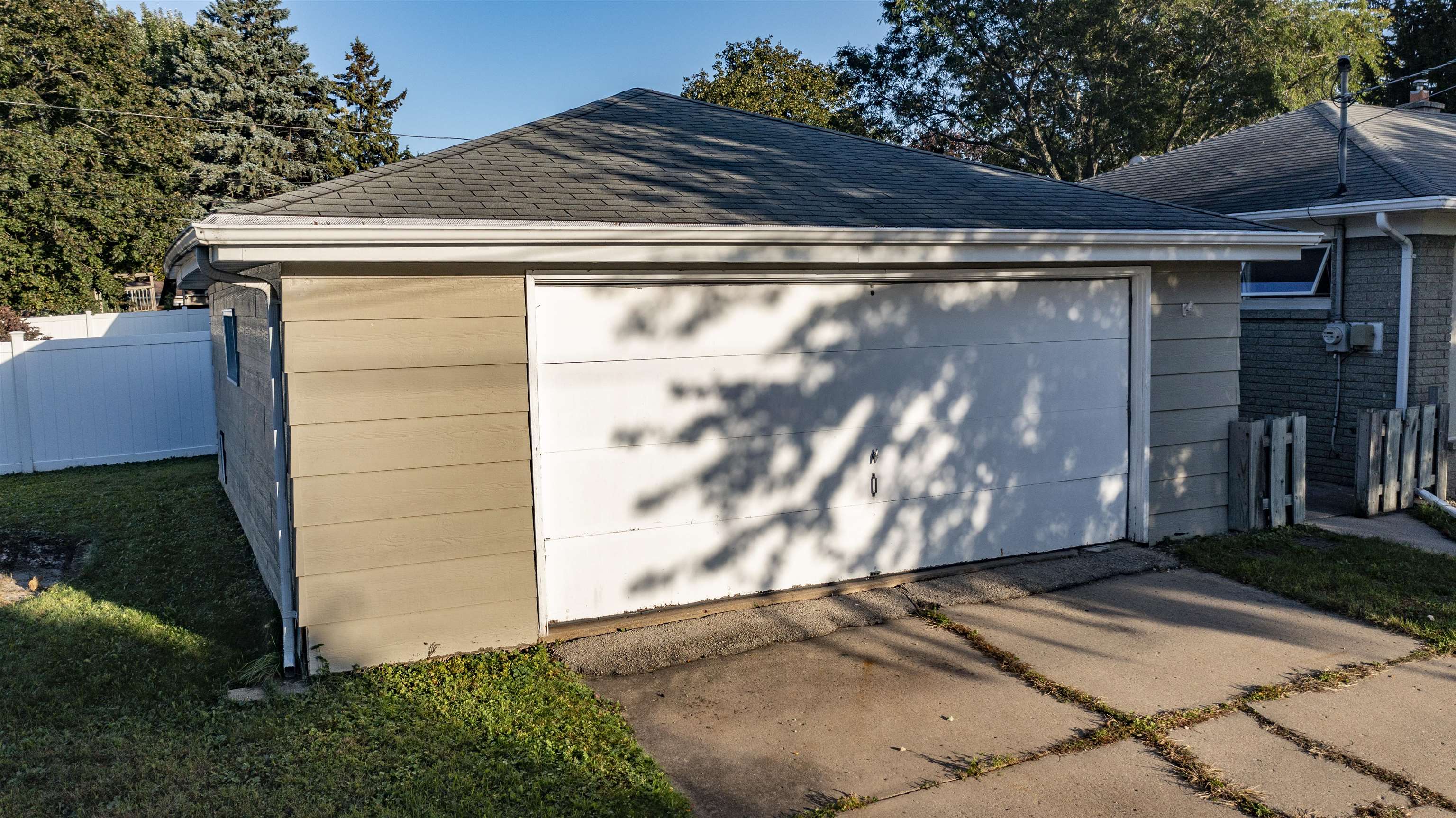 154 S SCHAEFER Street
