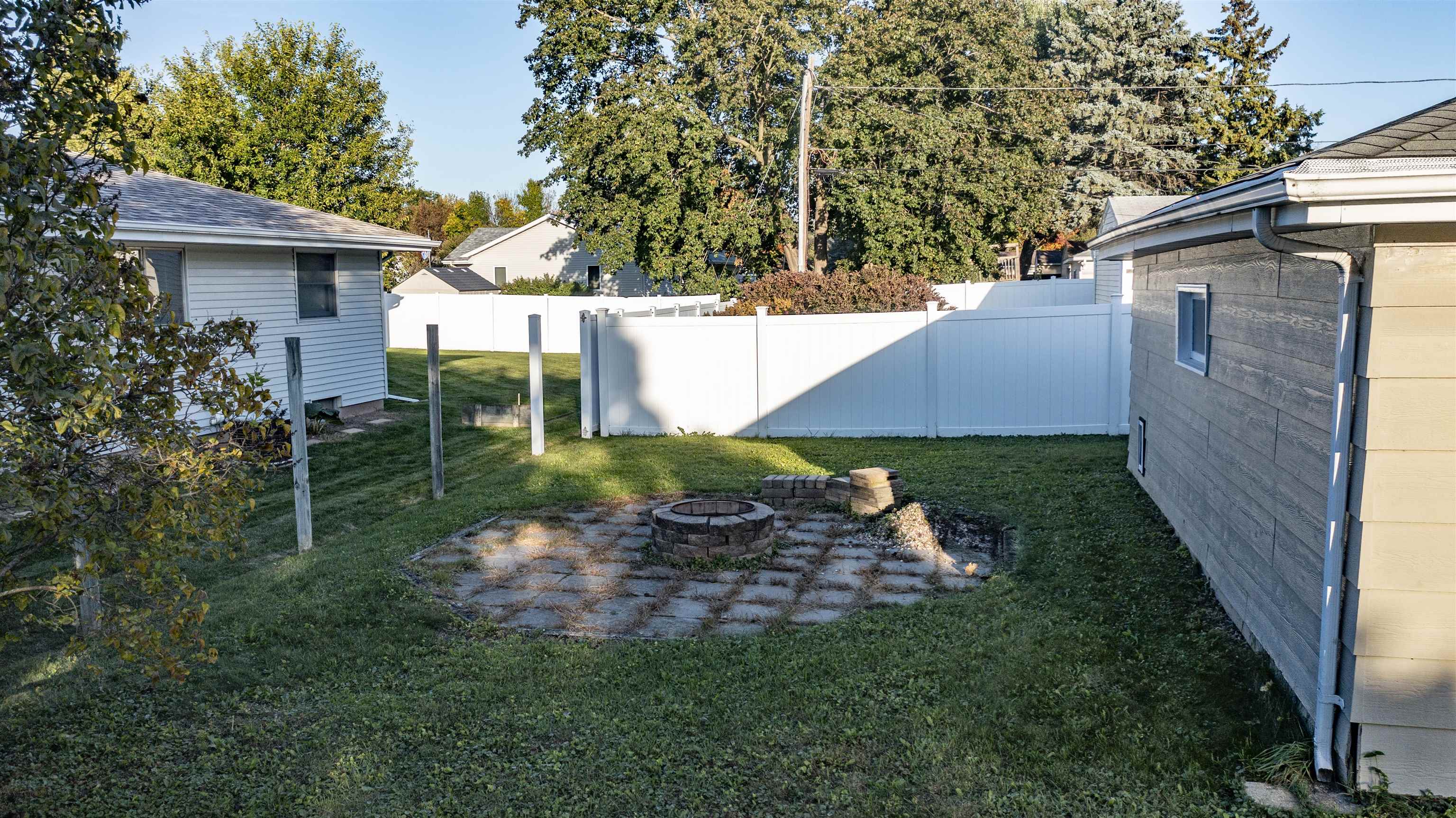154 S SCHAEFER Street