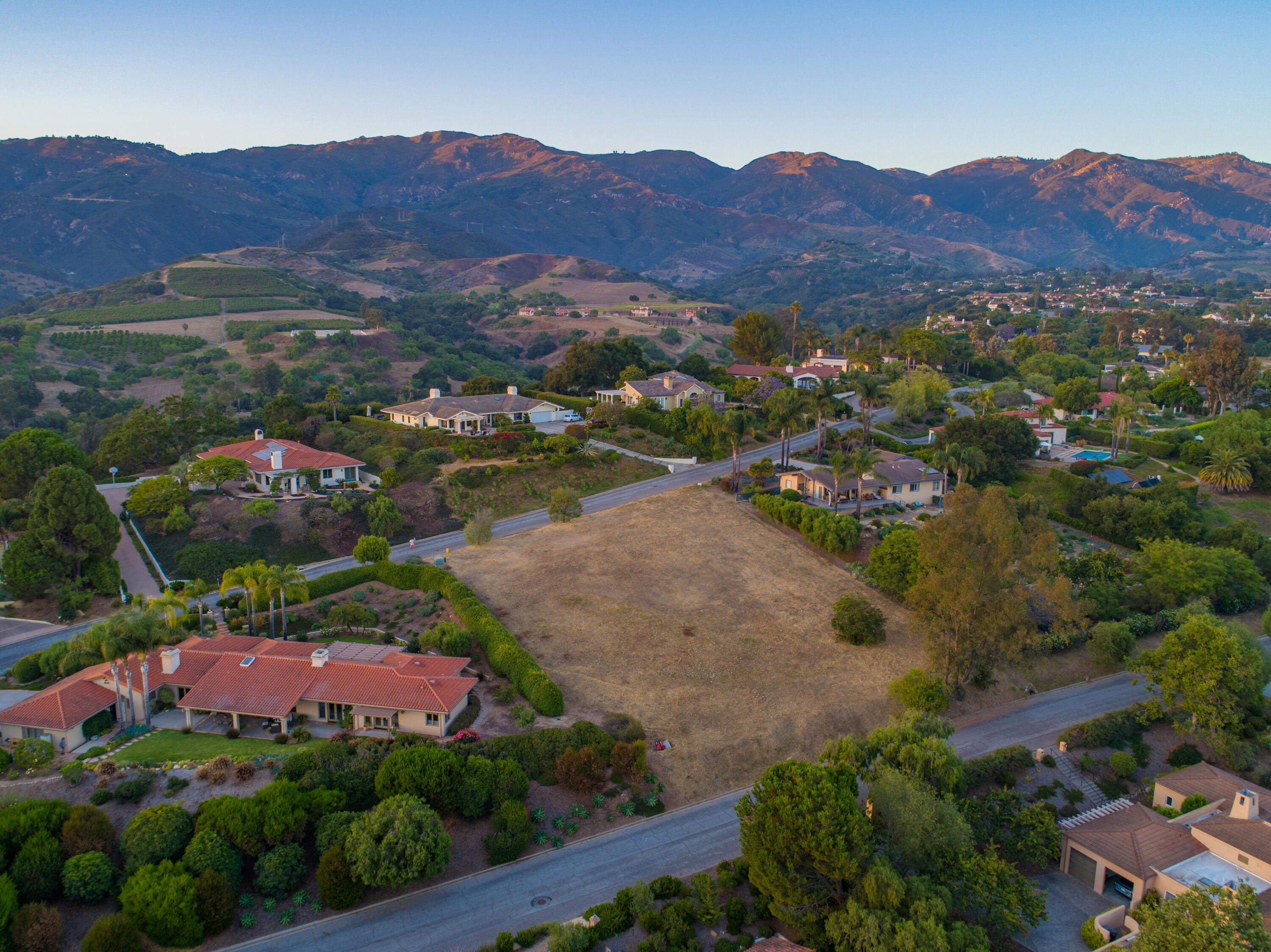 1049 Via Los Padres