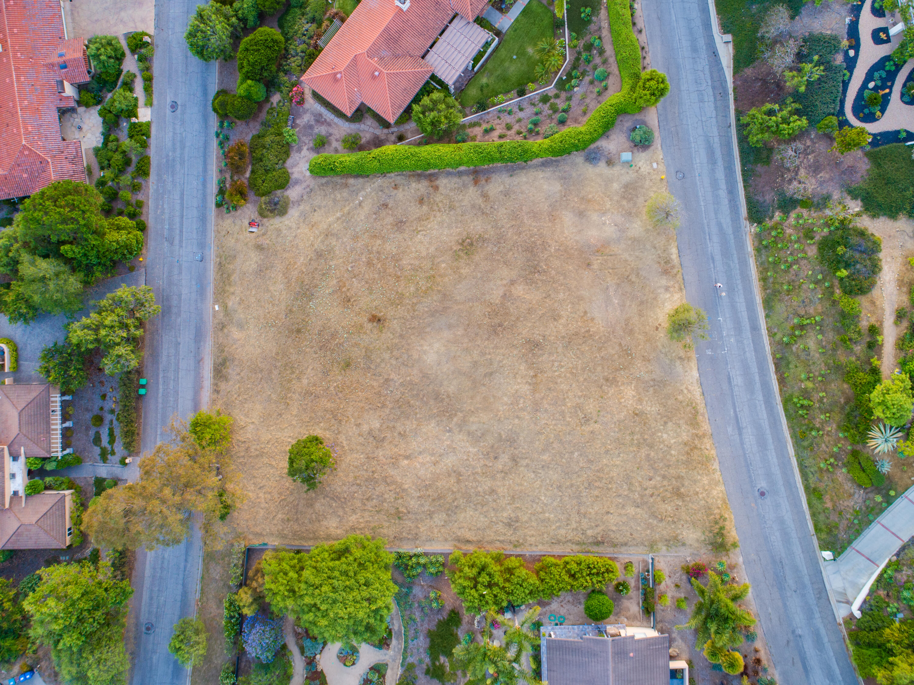 1049 Via Los Padres
