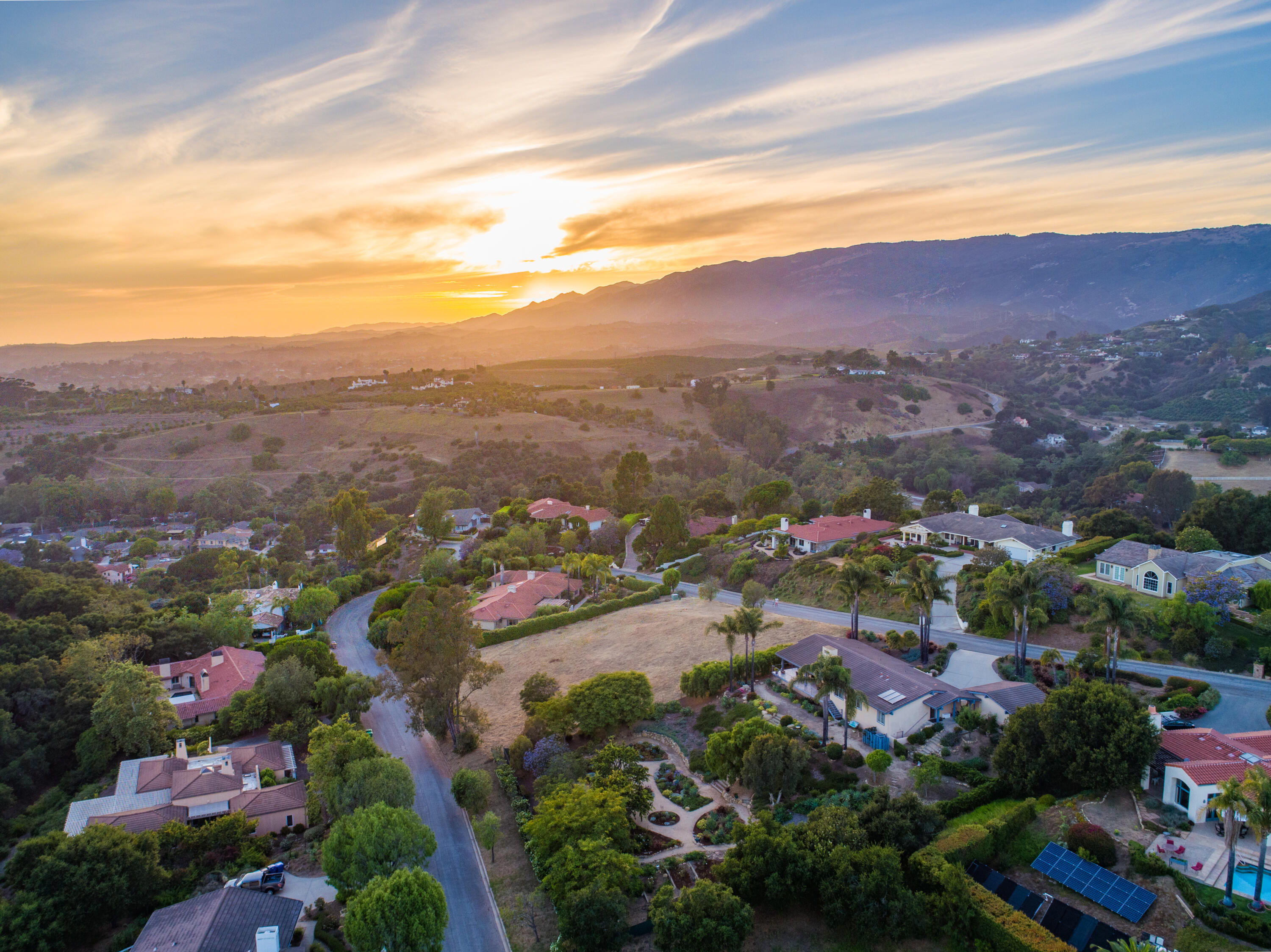 1049 Via Los Padres