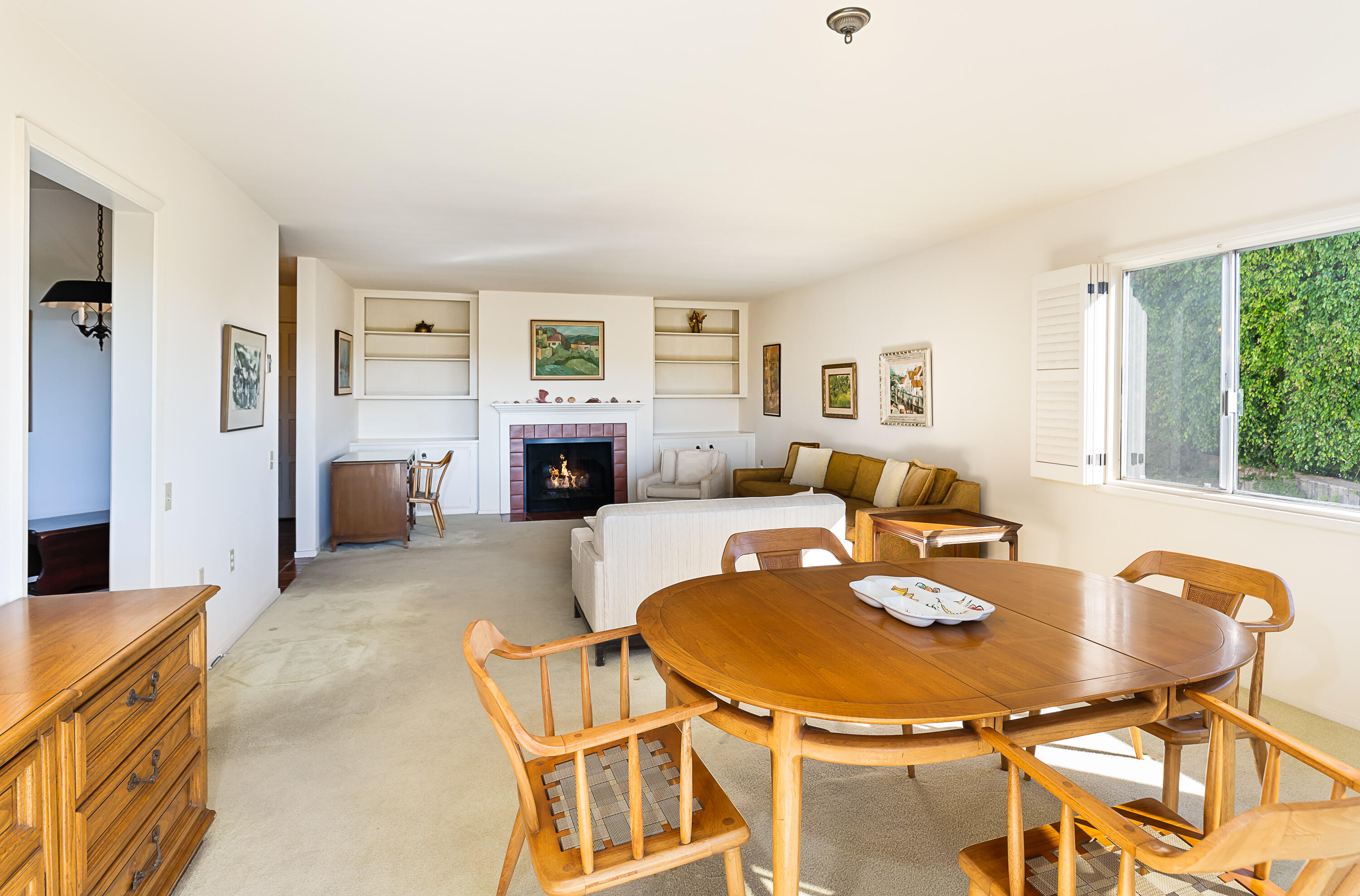 2525 State Street, 16