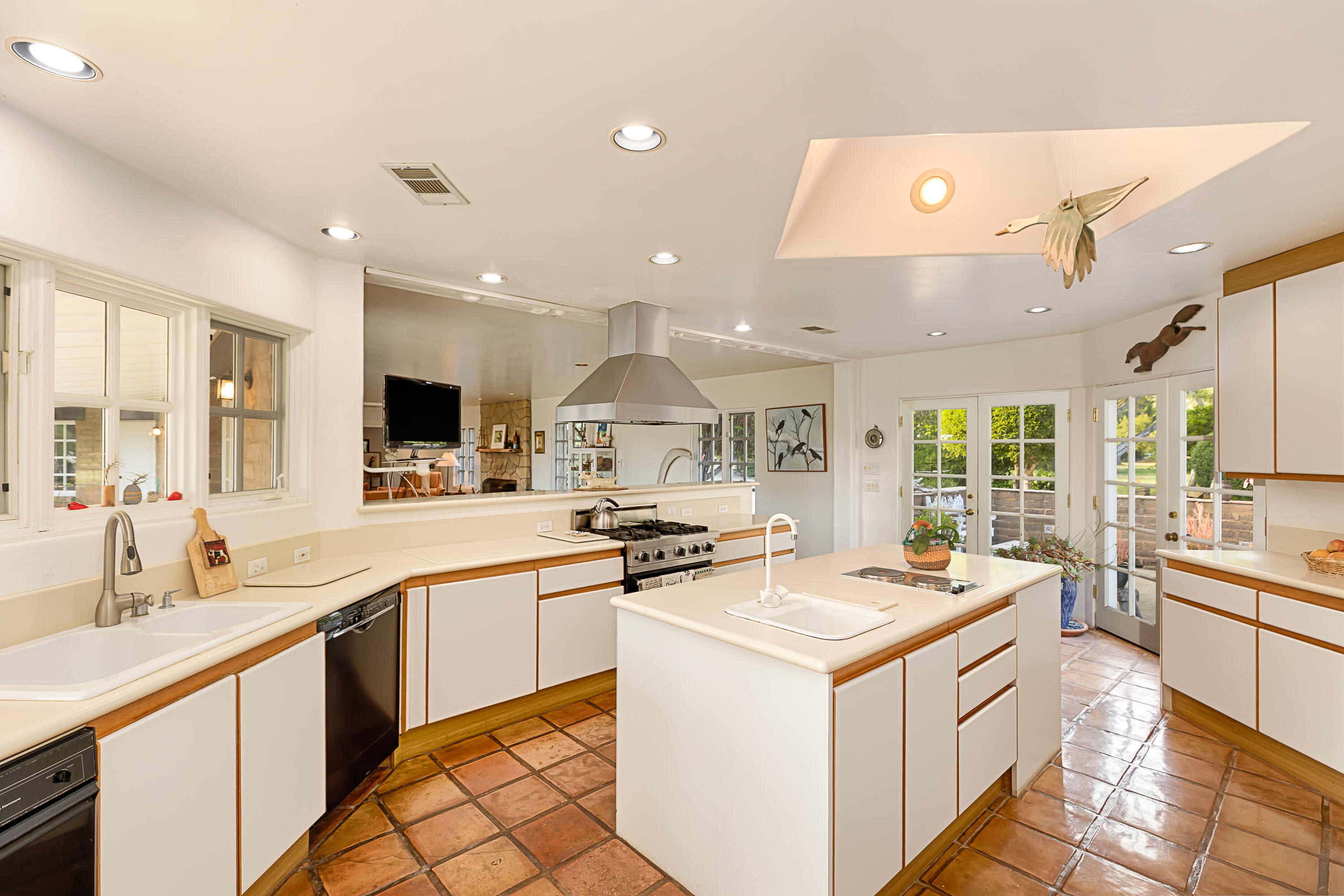 4205 Mariposa Drive