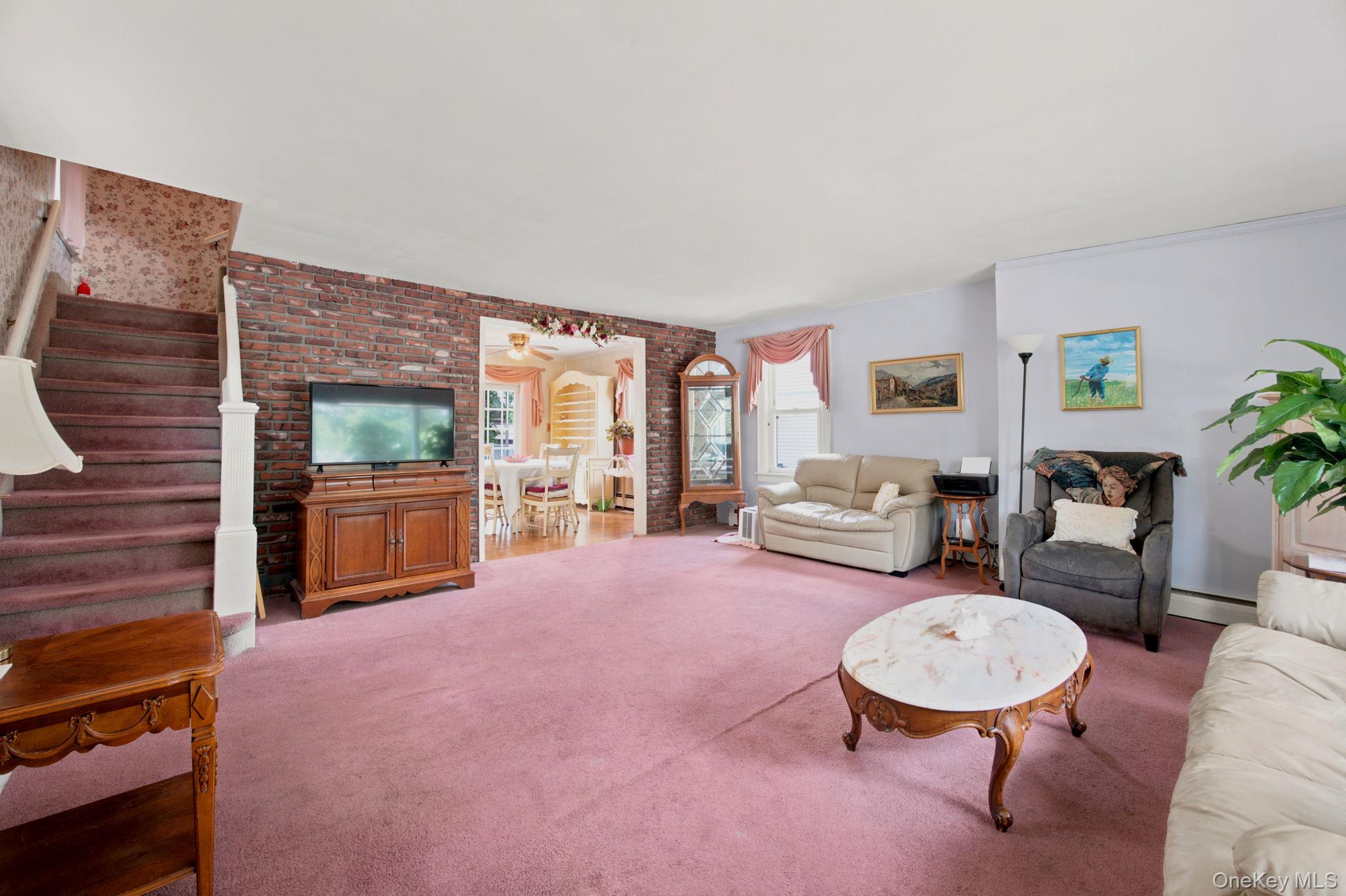 27 South Drive