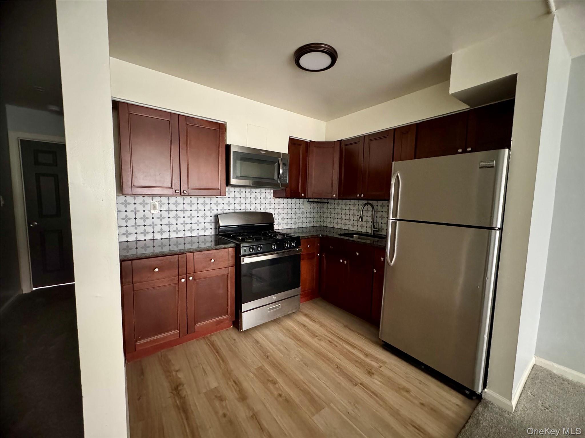 147-47A 231 Street Unit: 2