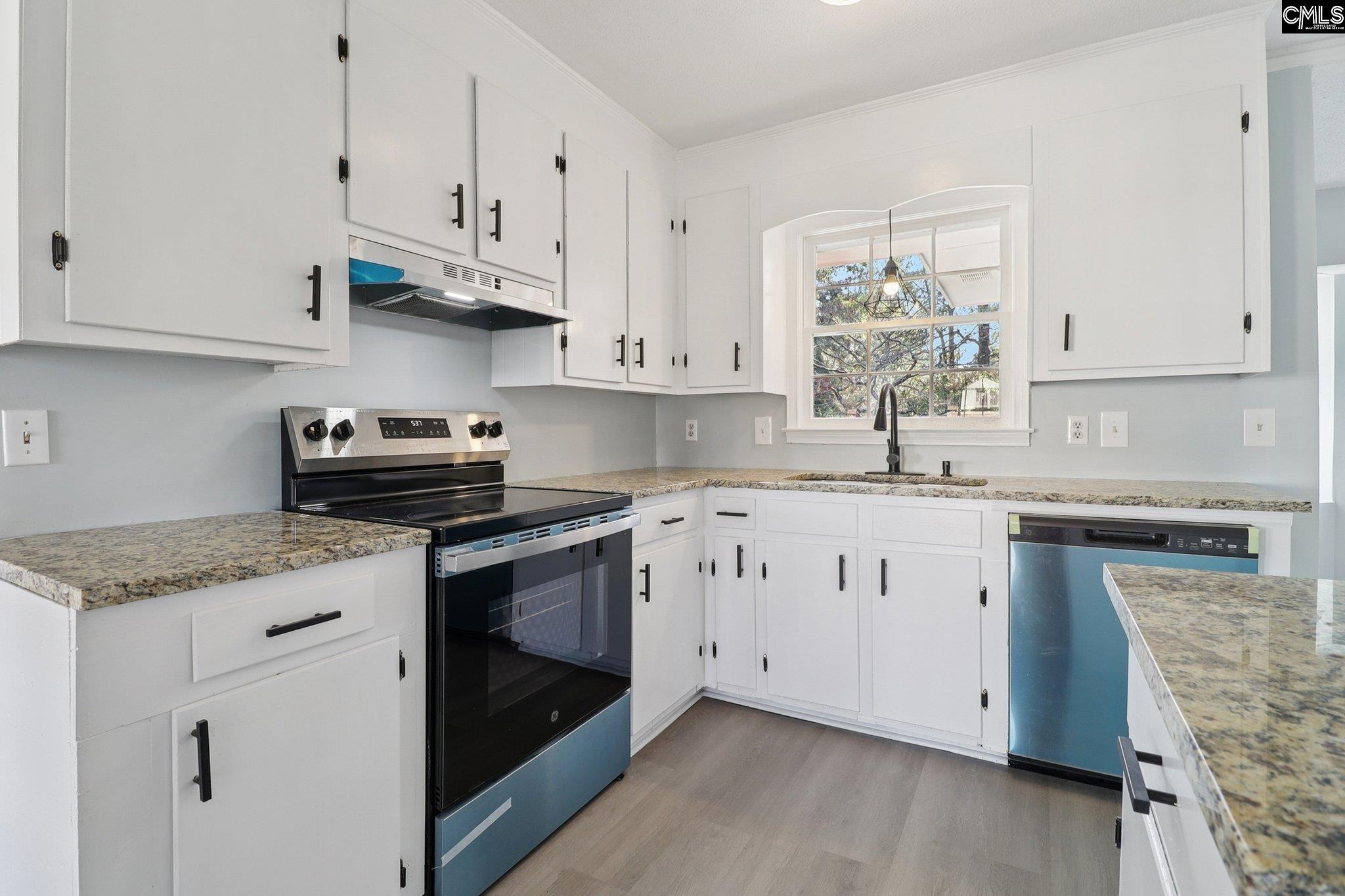 216 Meadowbury Drive