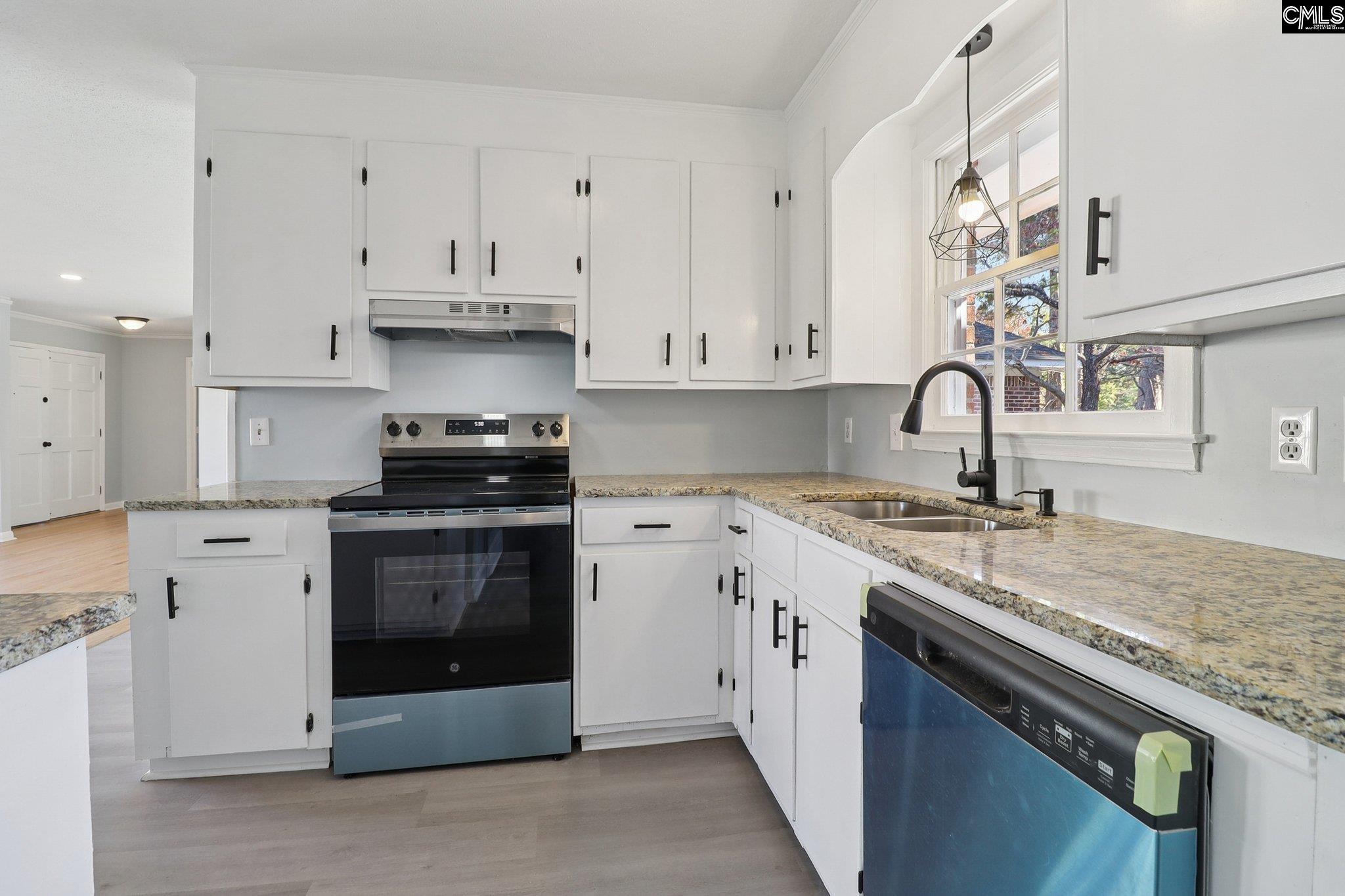 216 Meadowbury Drive