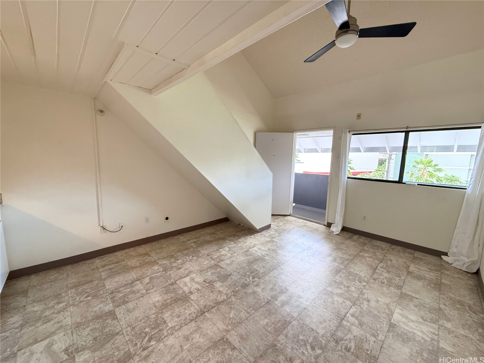 2860 Waialae Avenue 4