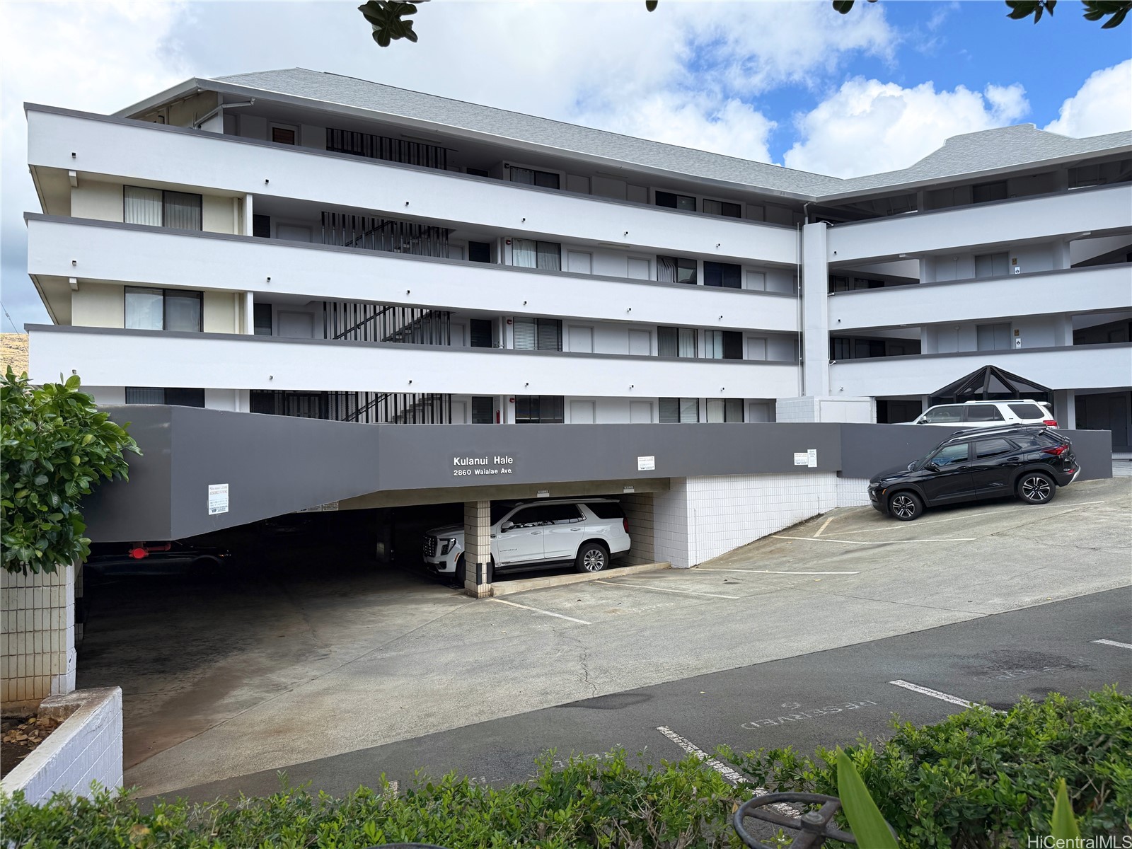 2860 Waialae Avenue 4
