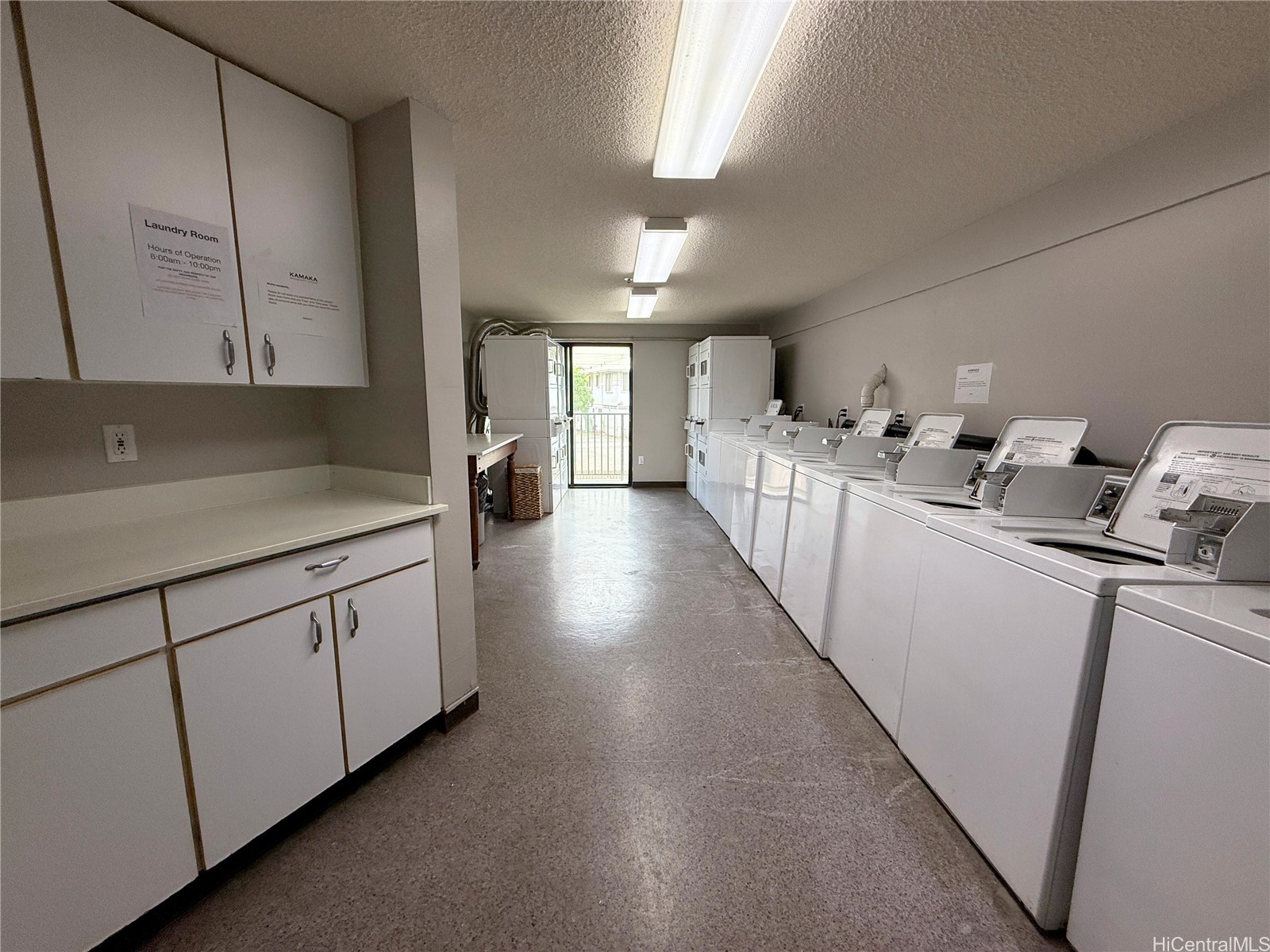 2860 Waialae Avenue 4