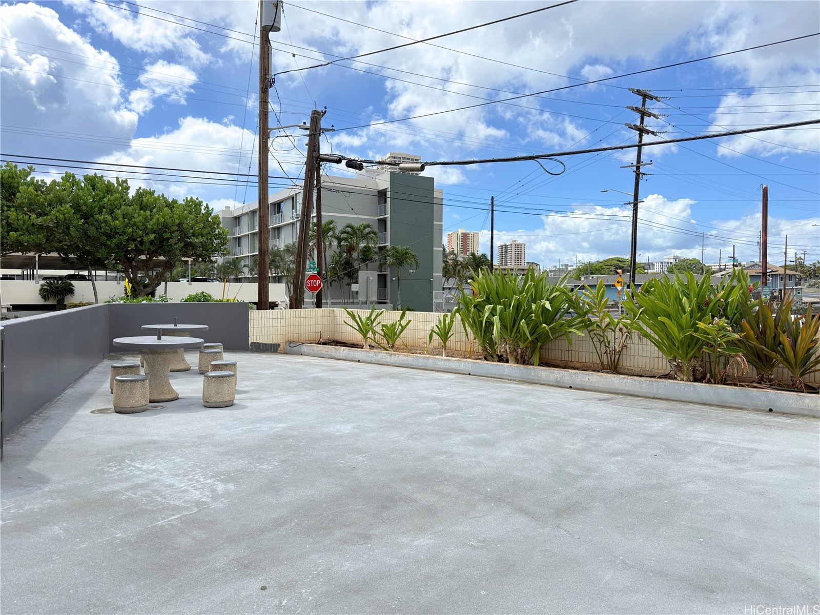 2860 Waialae Avenue 4