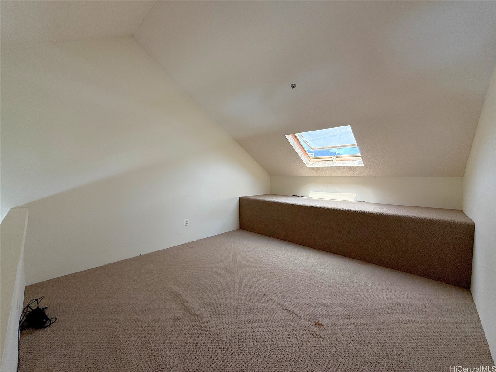 2860 Waialae Avenue 4