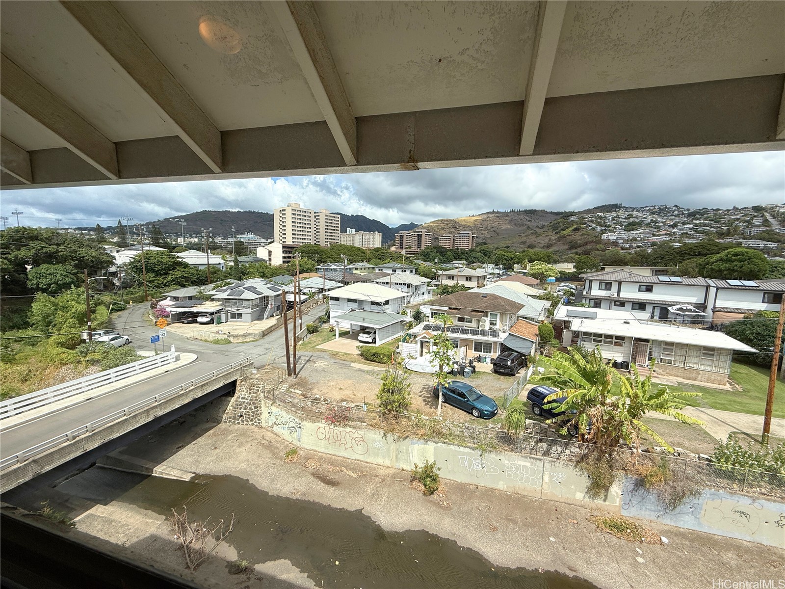 2860 Waialae Avenue 4