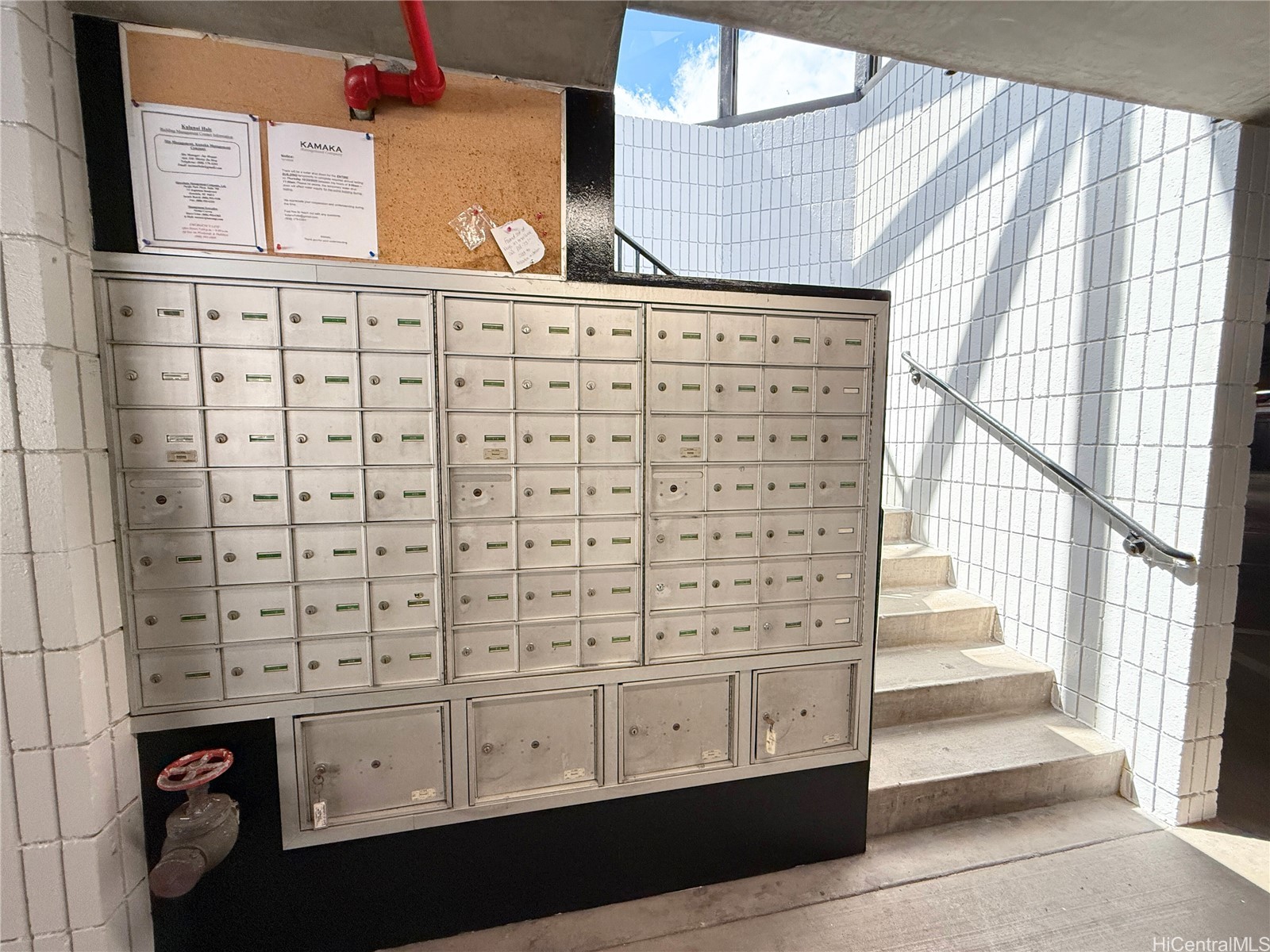 2860 Waialae Avenue 4