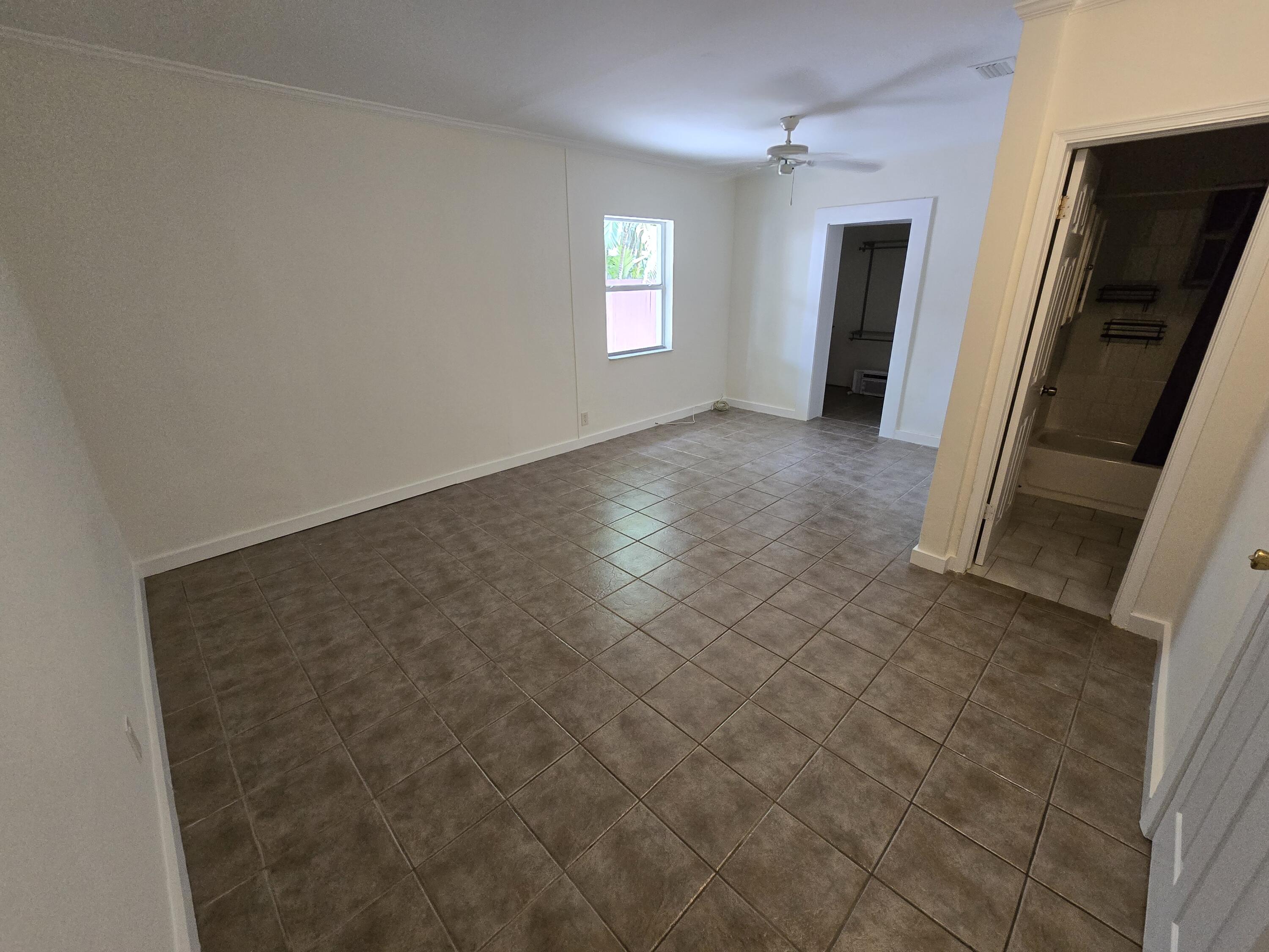 2011 Roosevelt Drive
