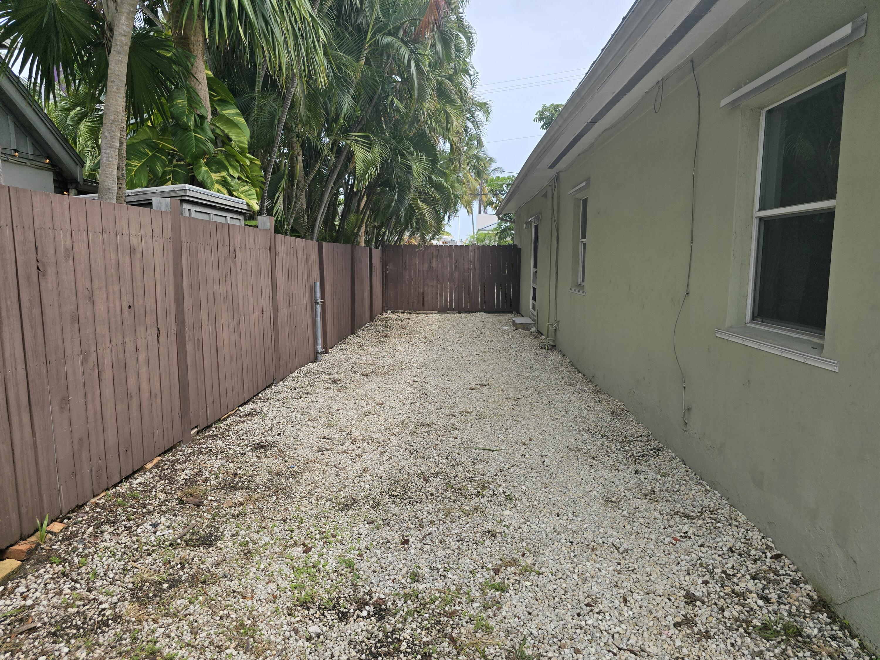 2011 Roosevelt Drive