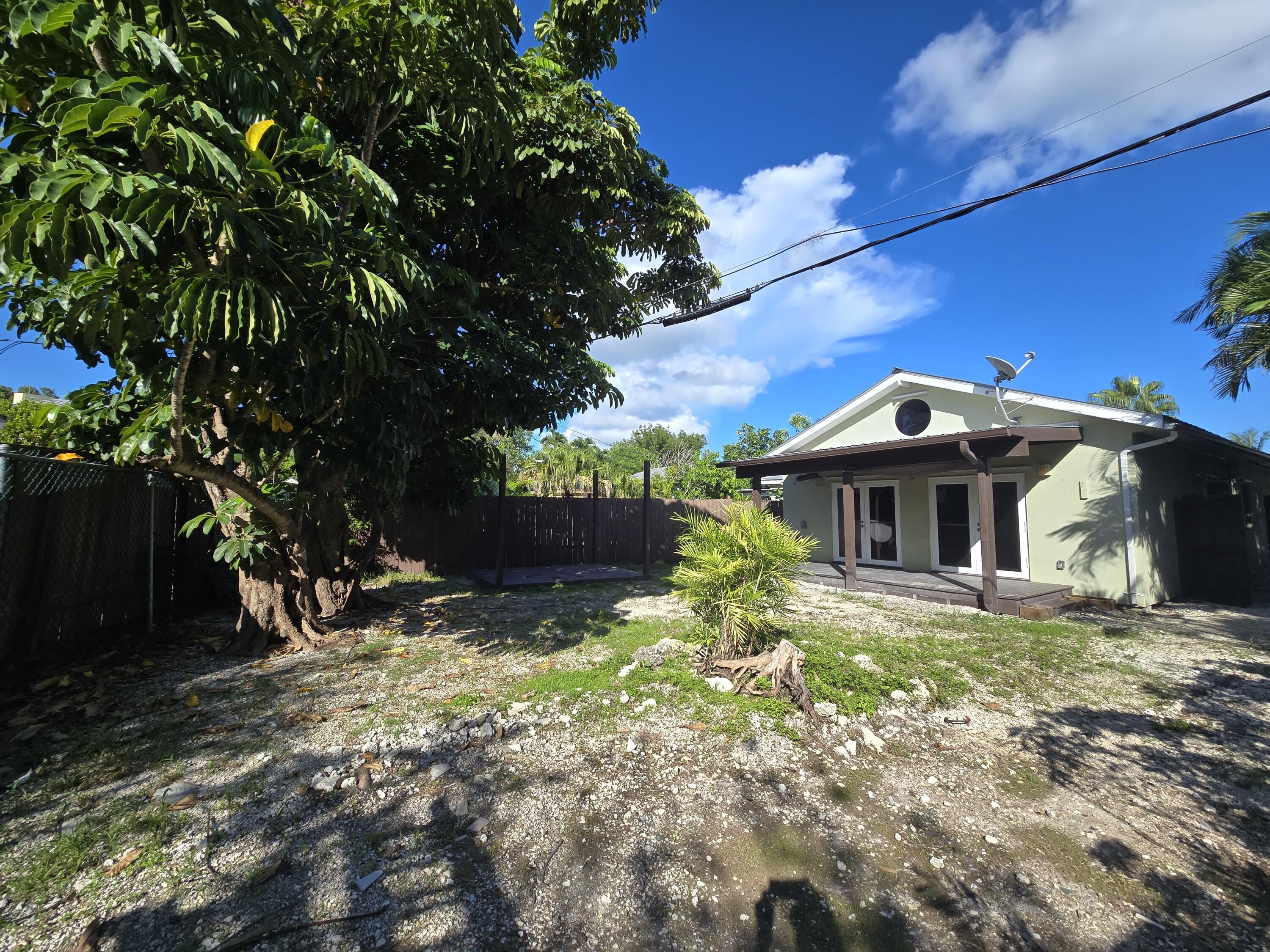 2011 Roosevelt Drive