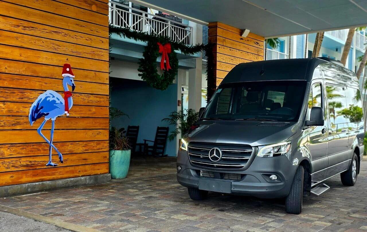 5582 1st Avenue Unit: 204