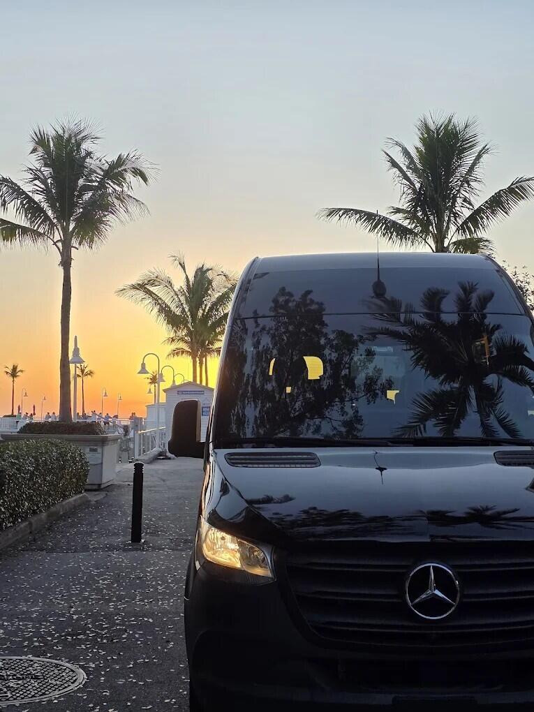 5582 1st Avenue Unit: 204