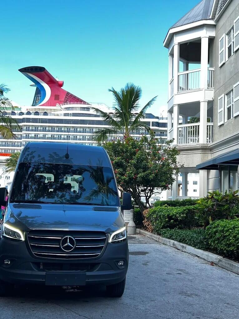 5582 1st Avenue Unit: 204