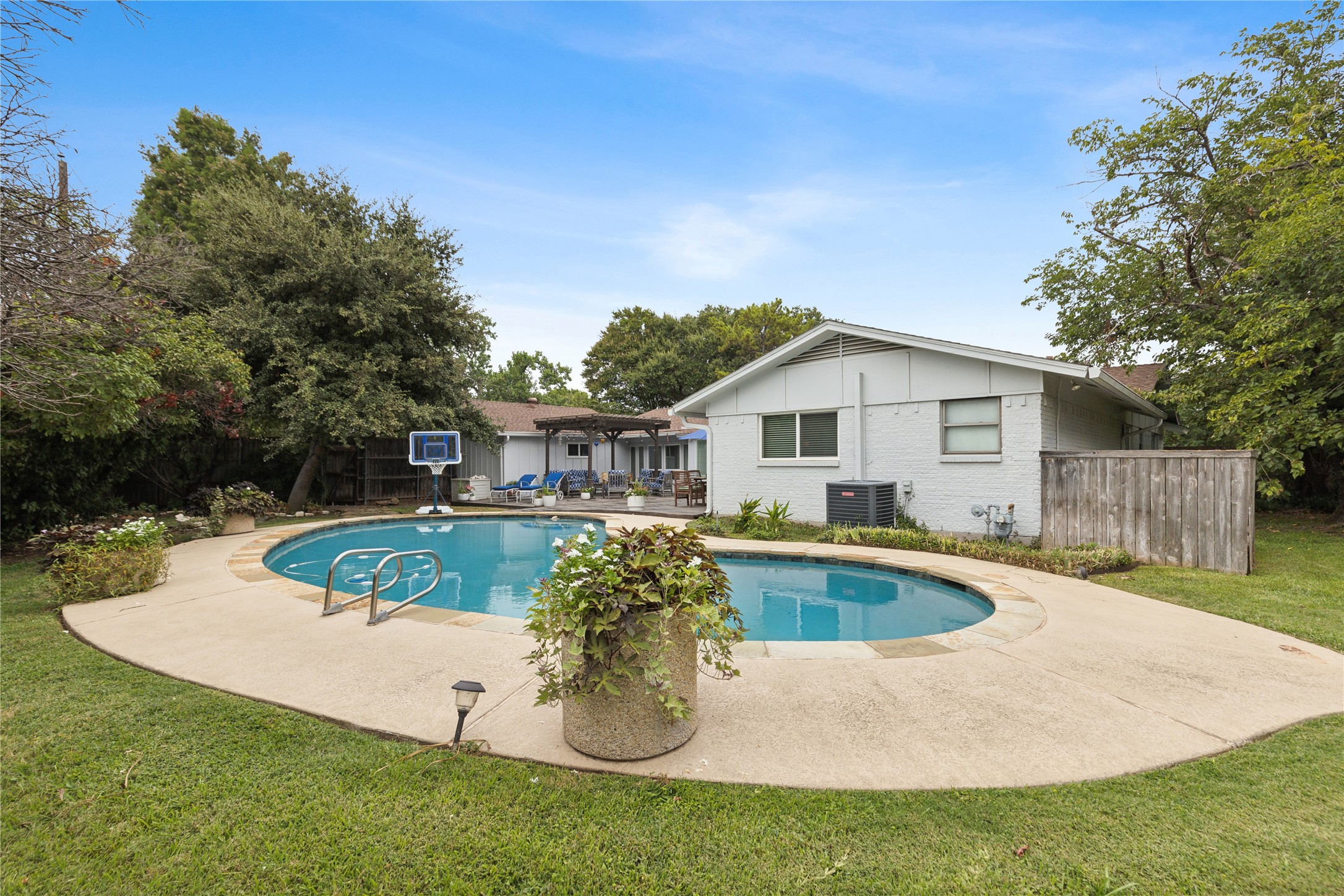 3106 La Kenta Circle