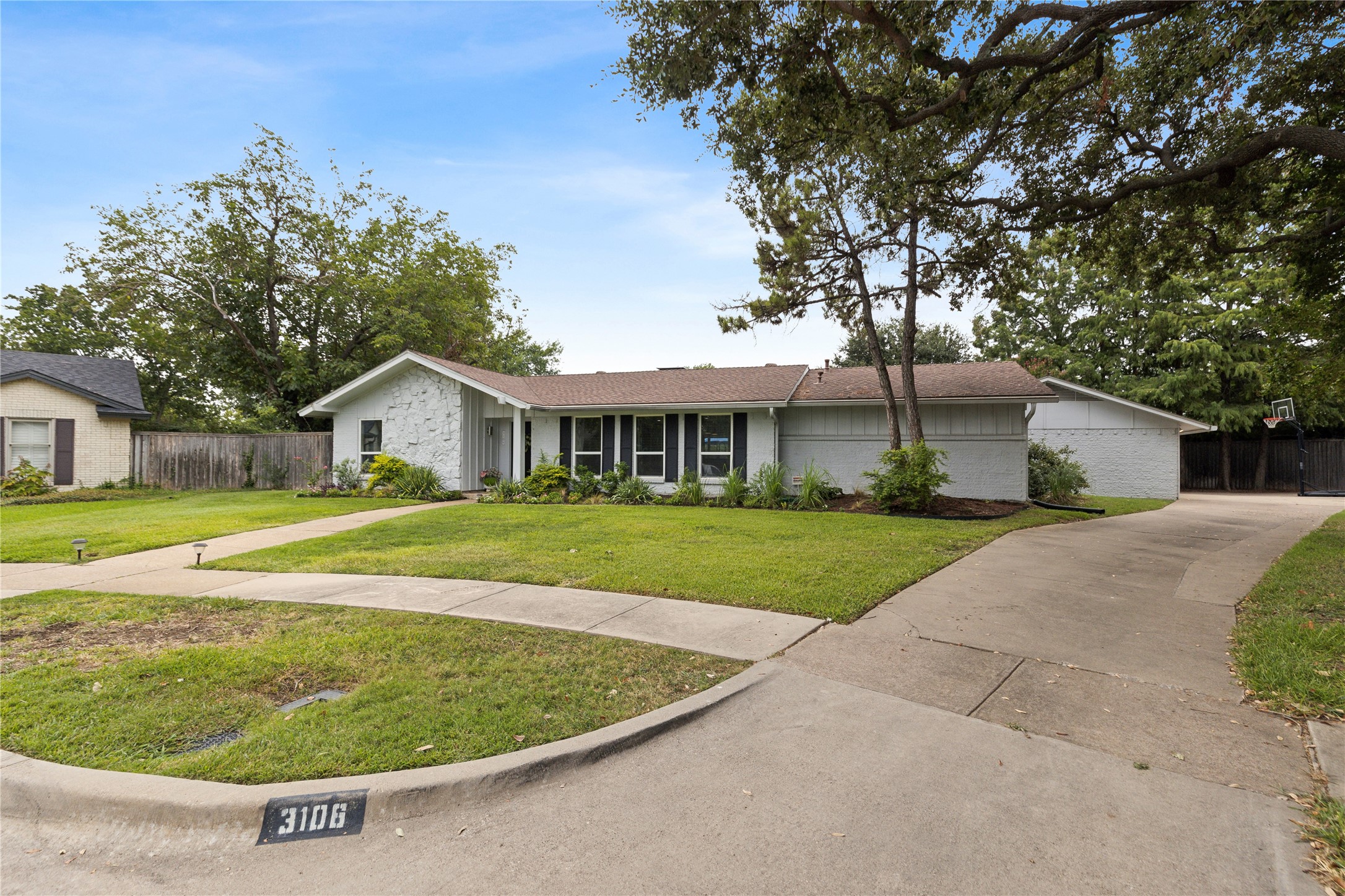 3106 La Kenta Circle