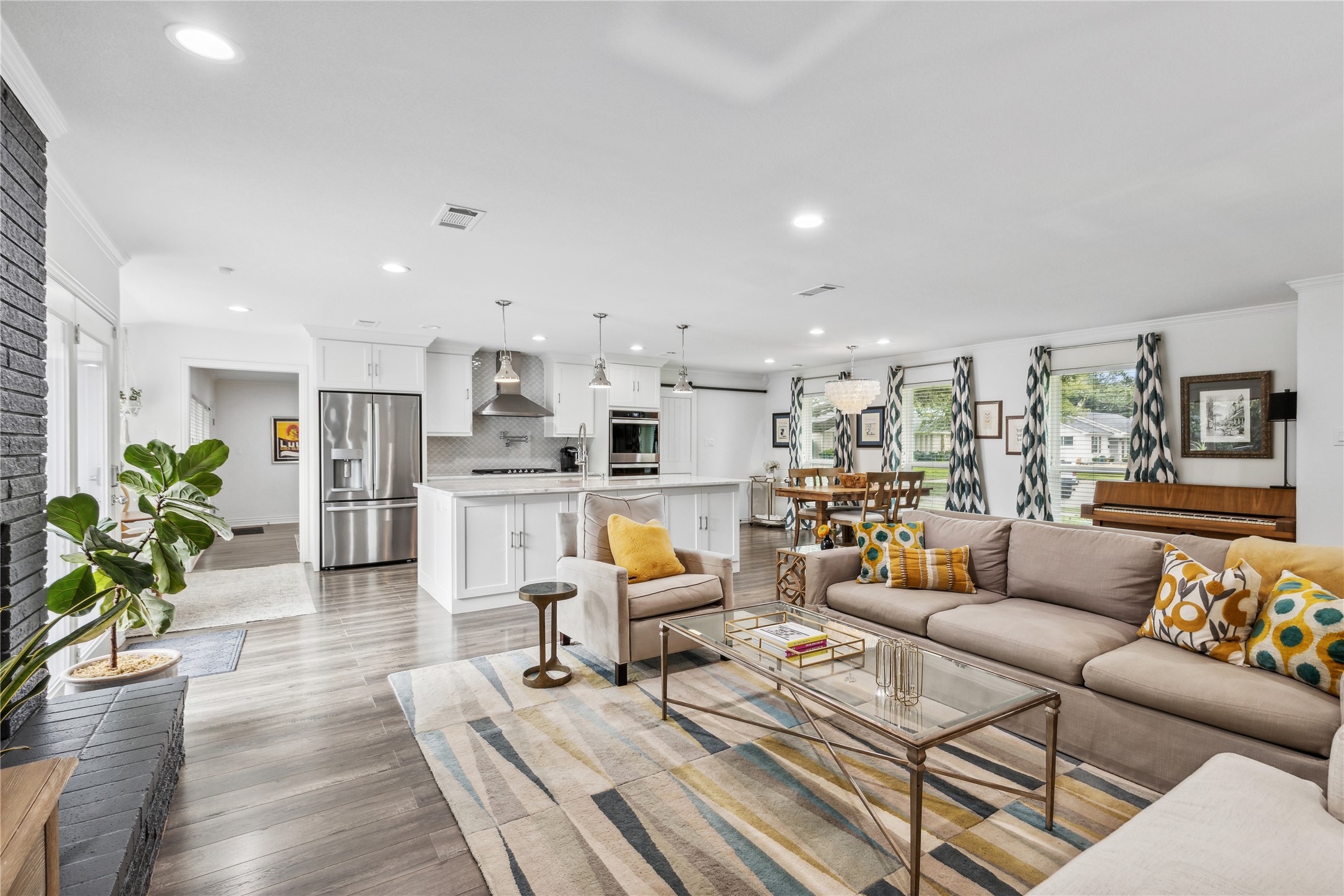 3106 La Kenta Circle