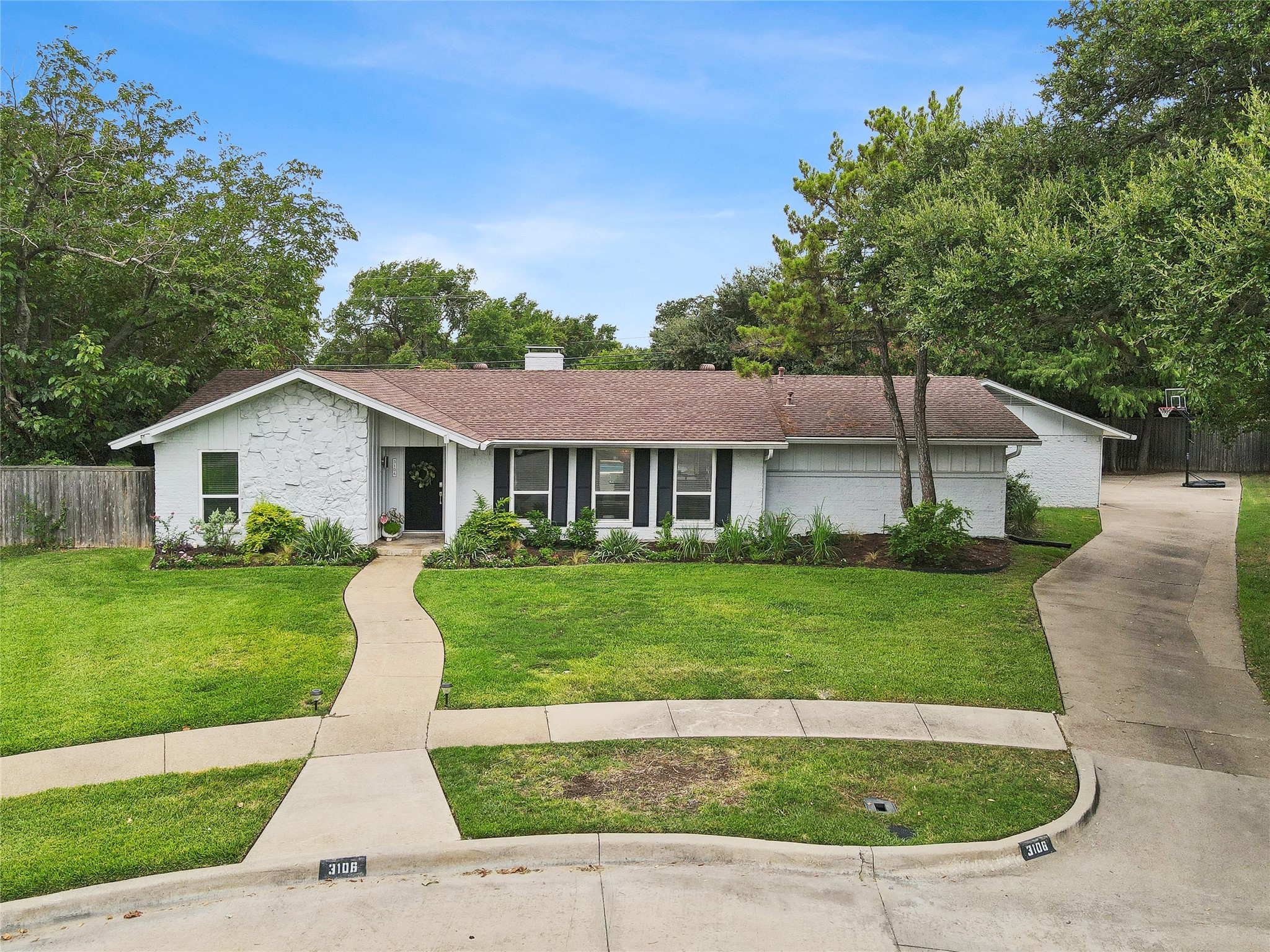 3106 La Kenta Circle