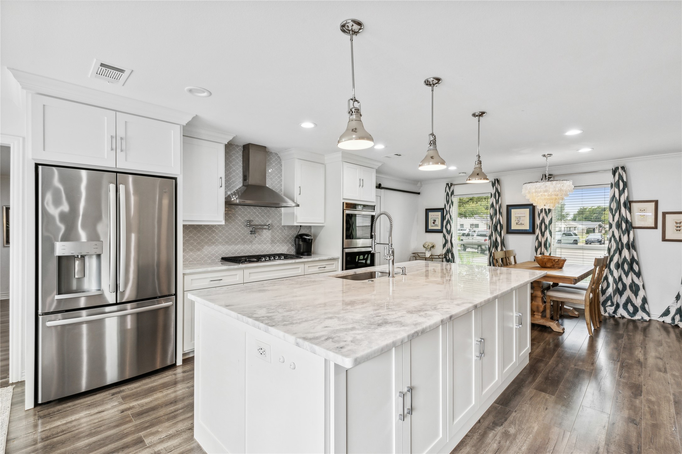 3106 La Kenta Circle