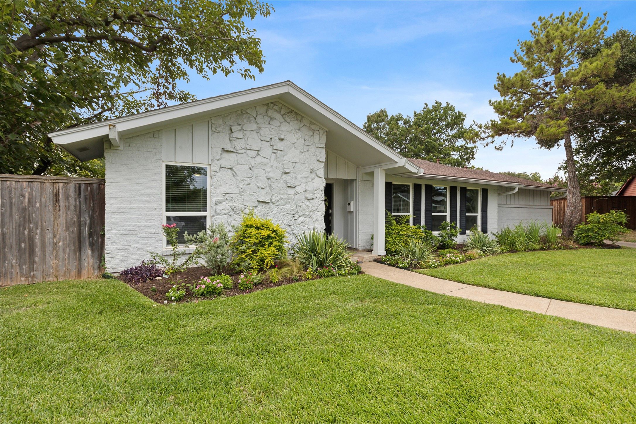 3106 La Kenta Circle