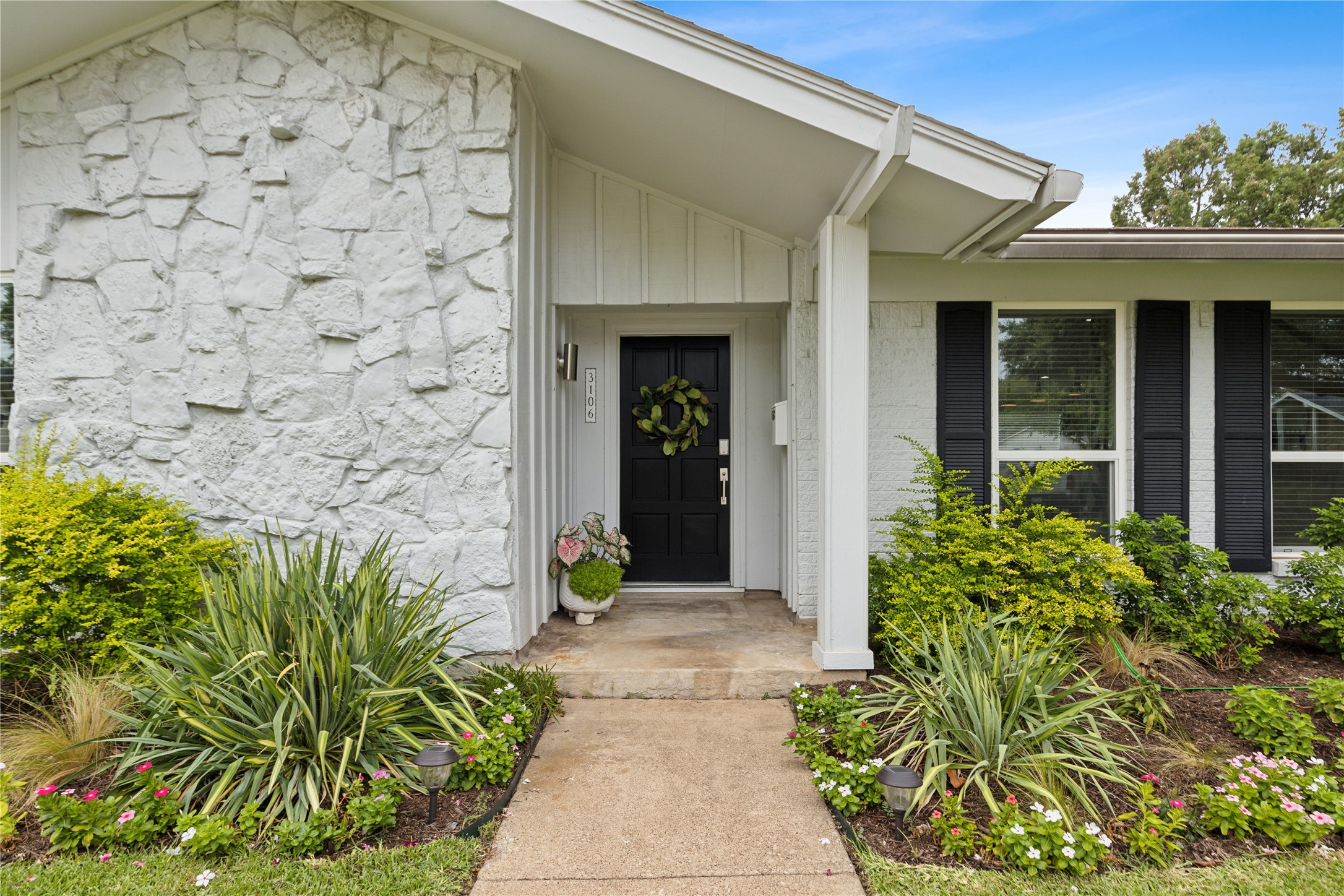 3106 La Kenta Circle