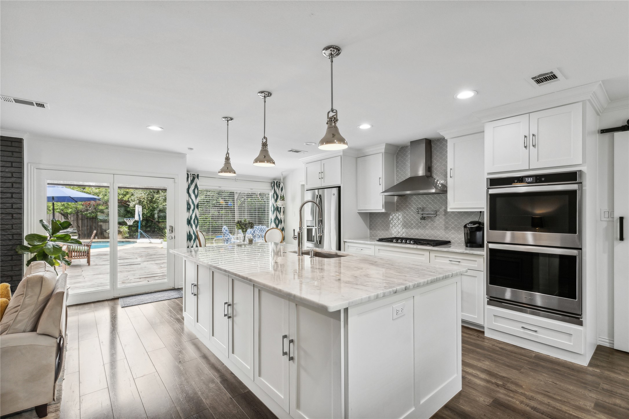 3106 La Kenta Circle