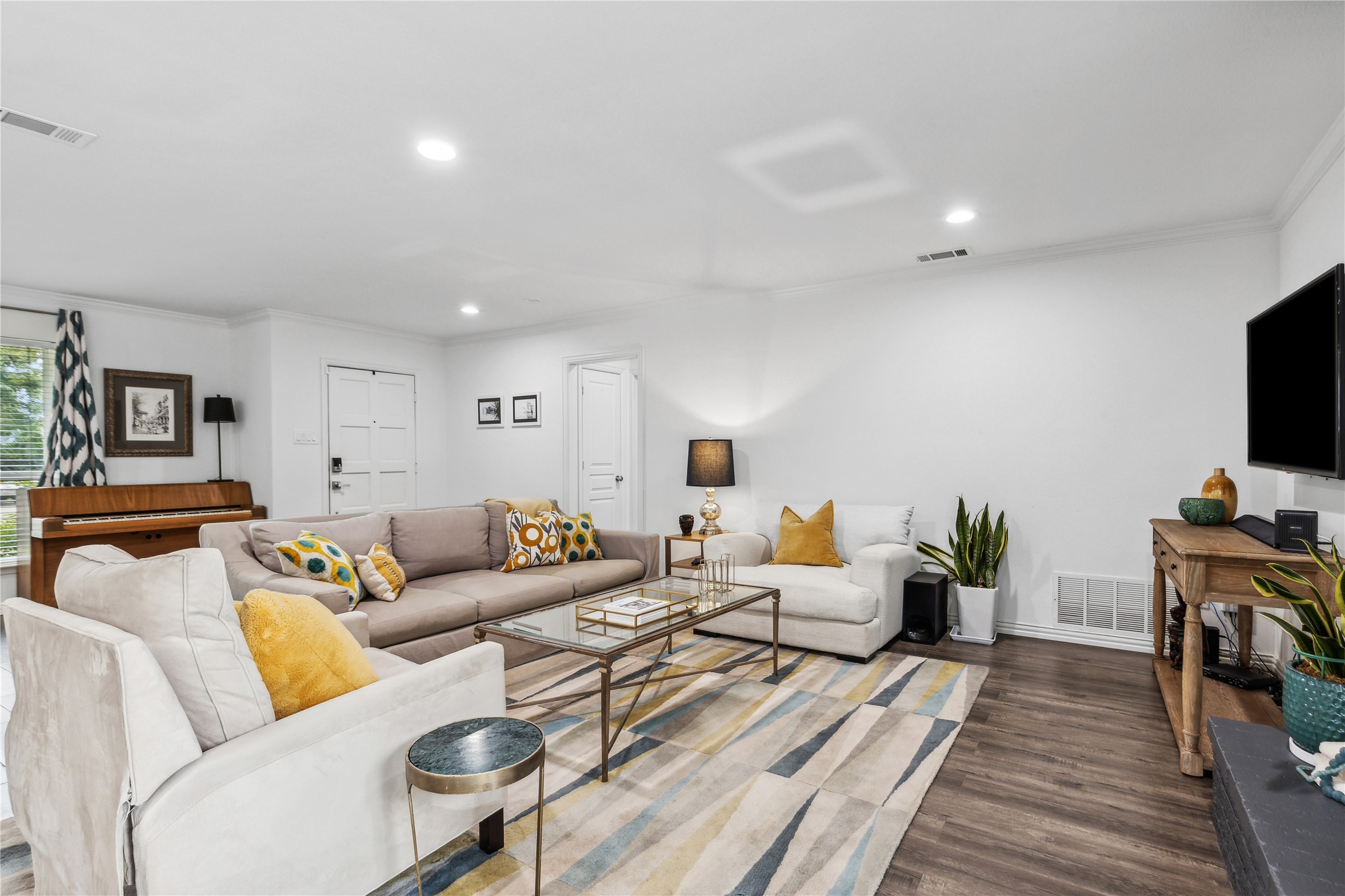 3106 La Kenta Circle