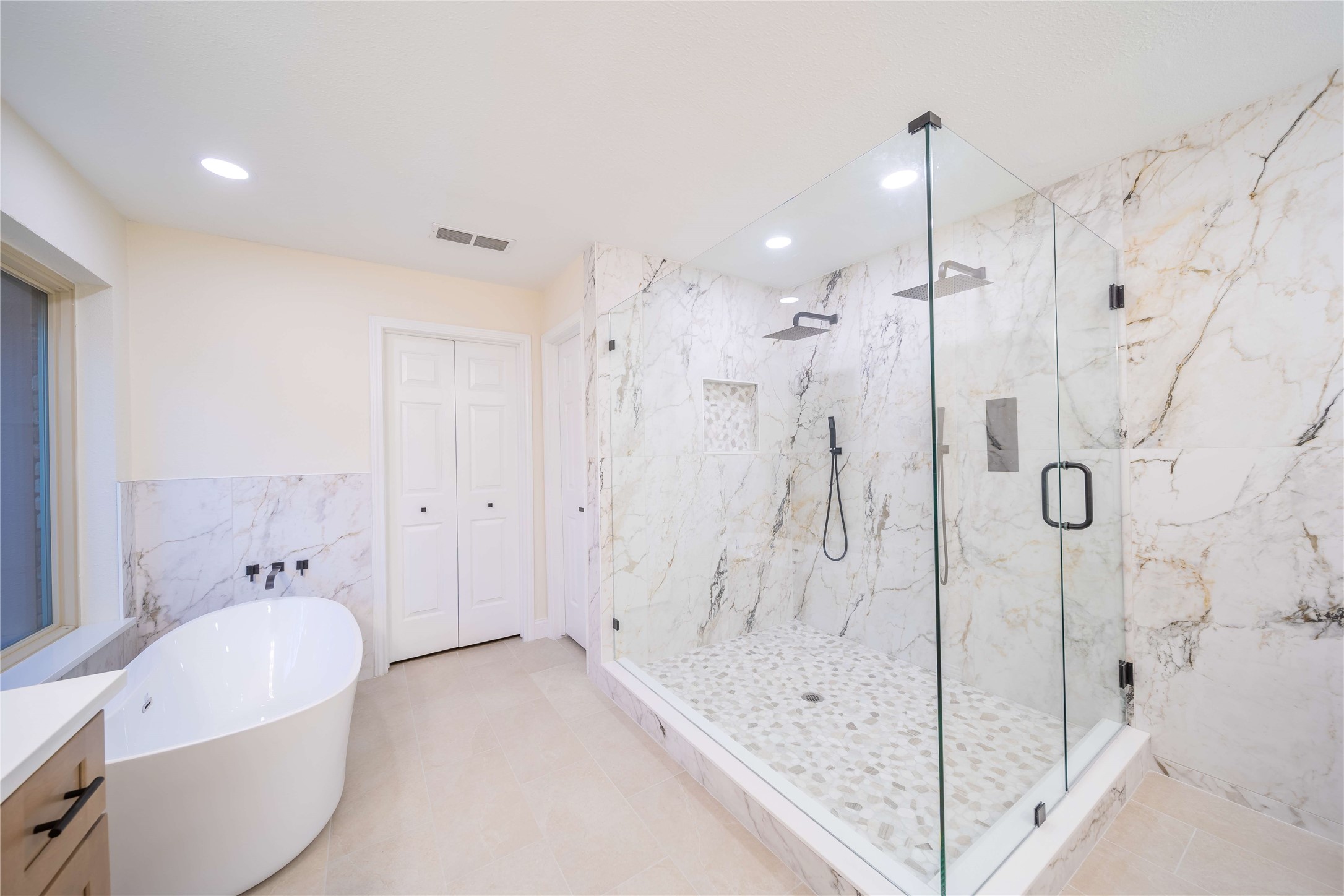 5813 Gallant Fox Lane