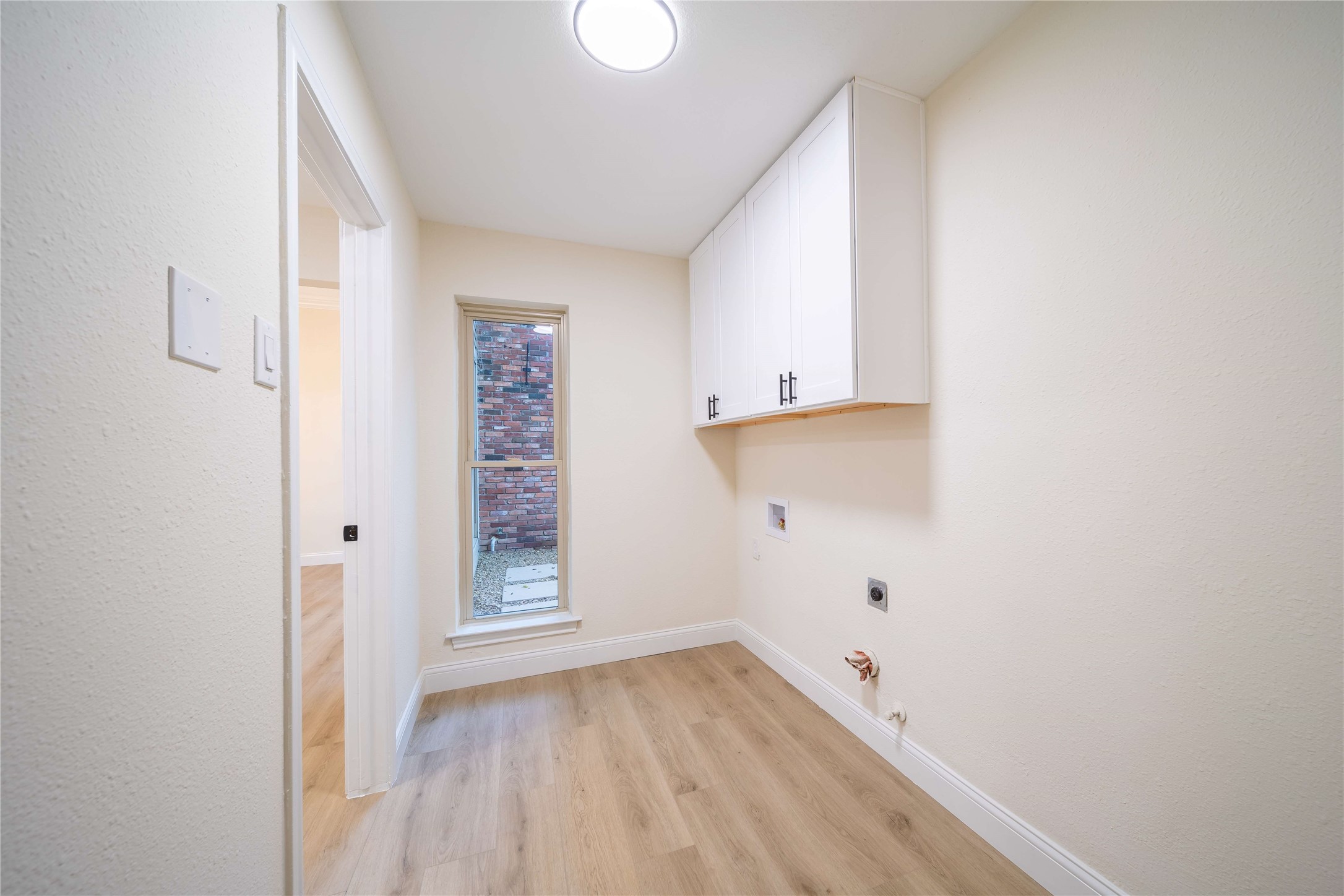 5813 Gallant Fox Lane