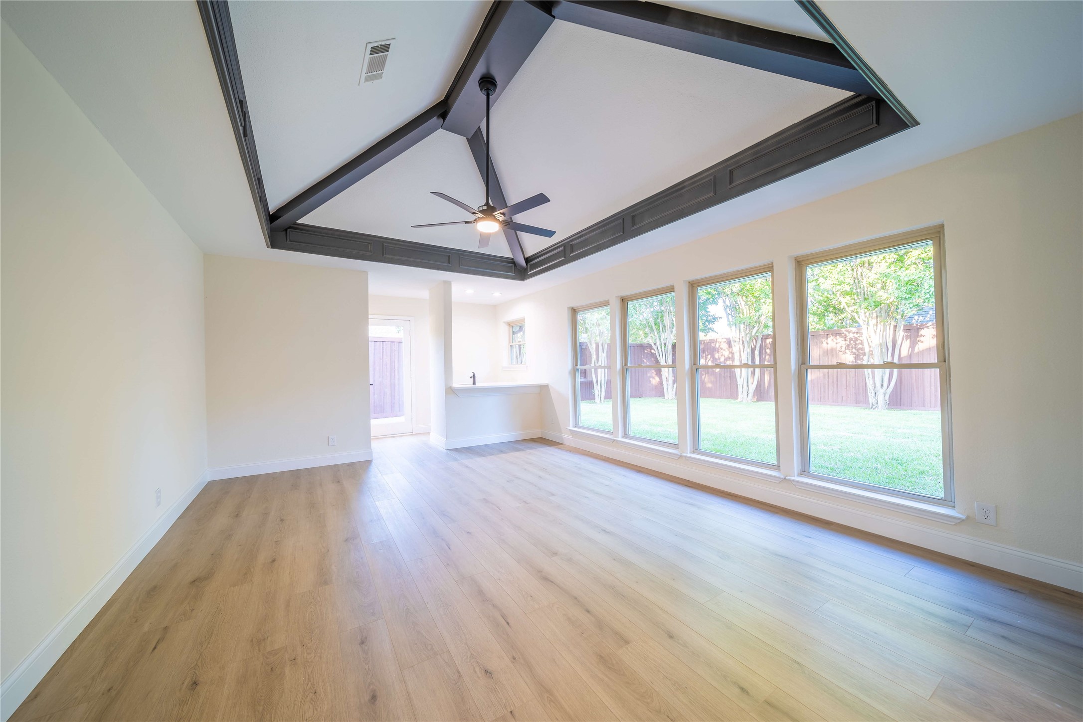 5813 Gallant Fox Lane