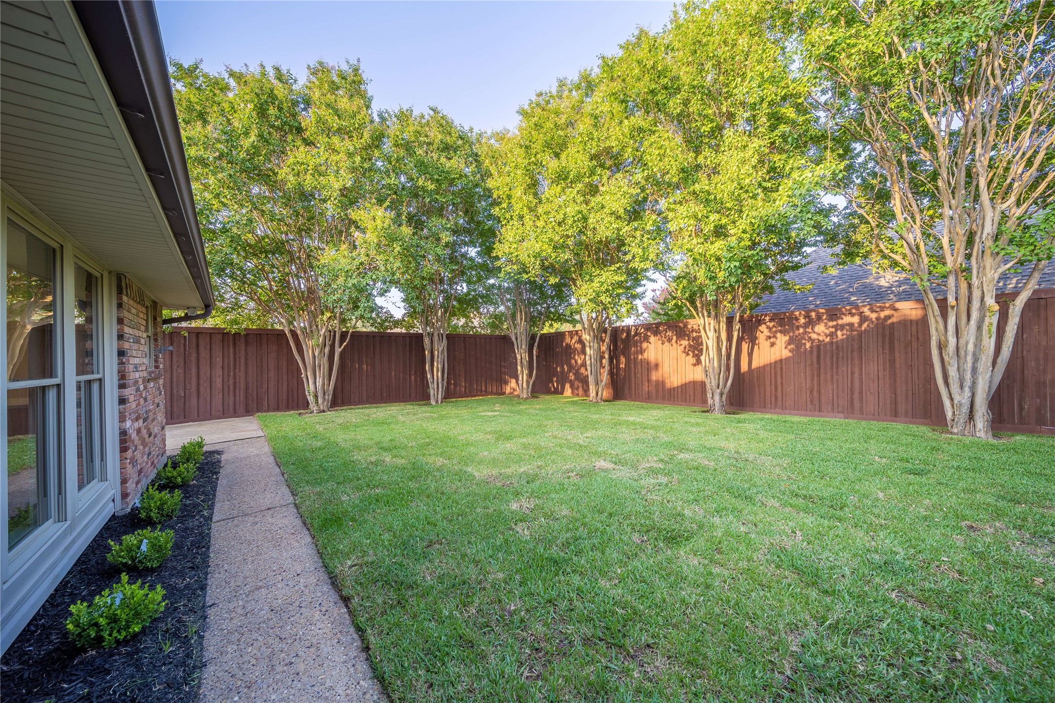 5813 Gallant Fox Lane