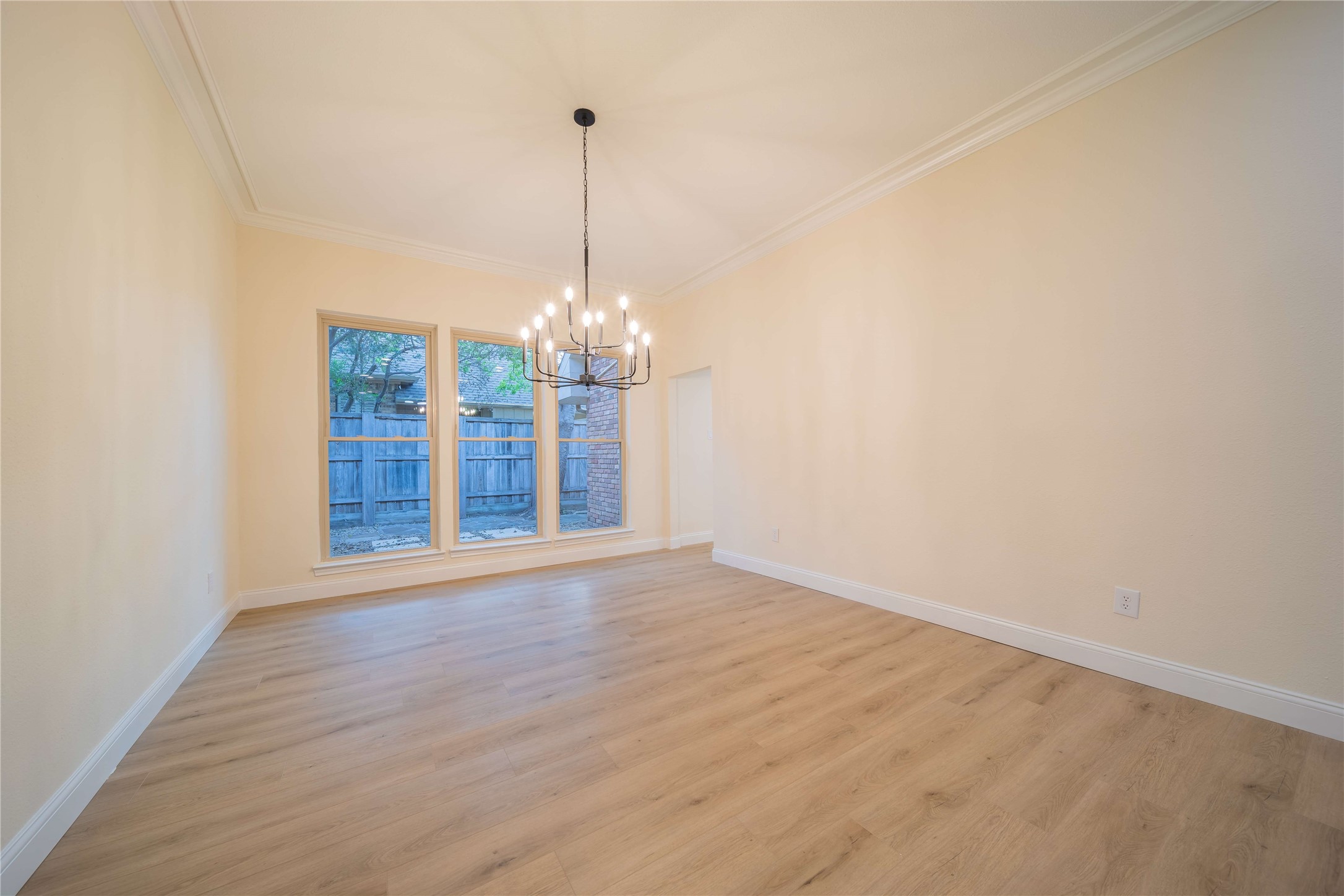 5813 Gallant Fox Lane