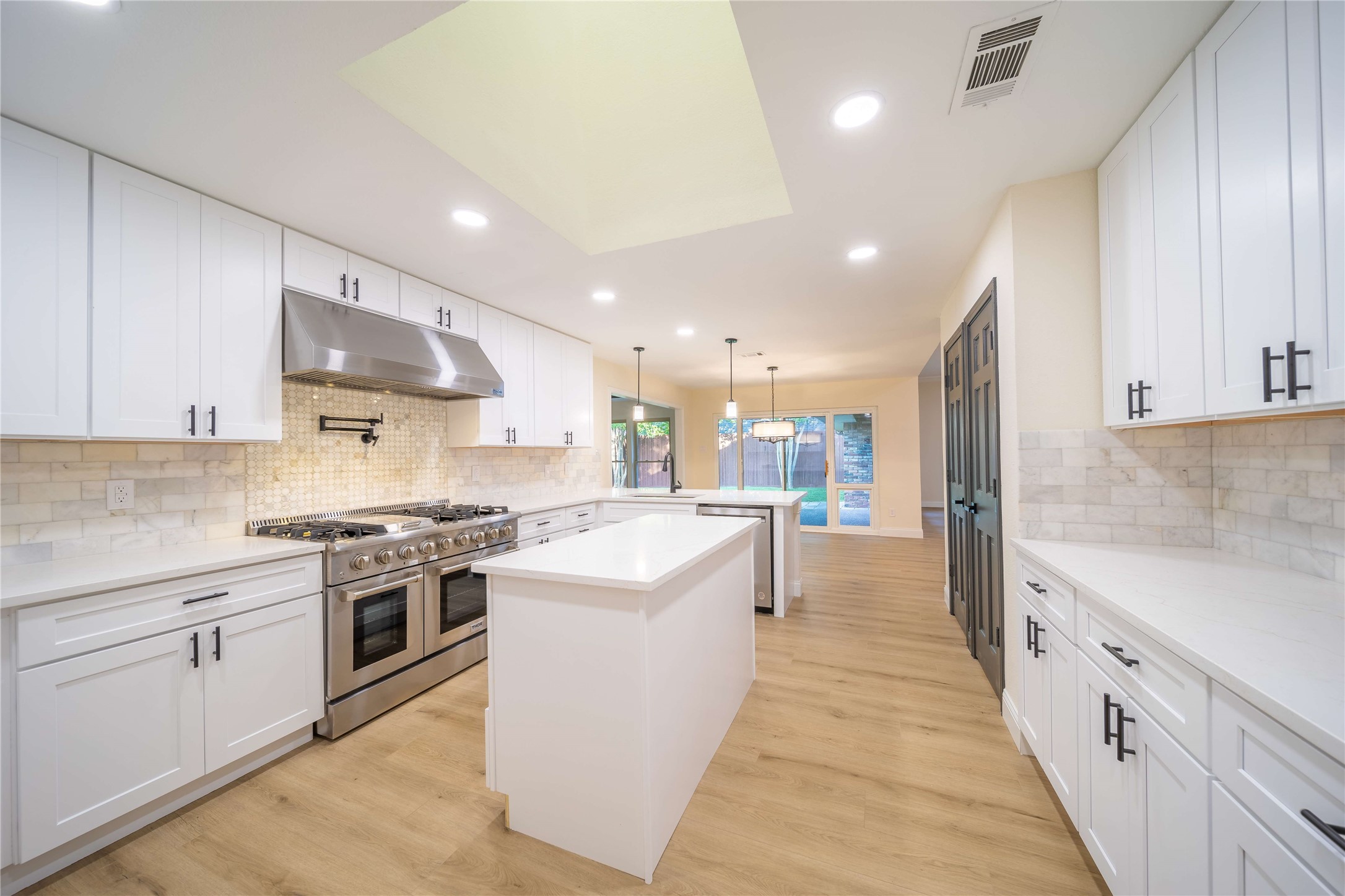 5813 Gallant Fox Lane