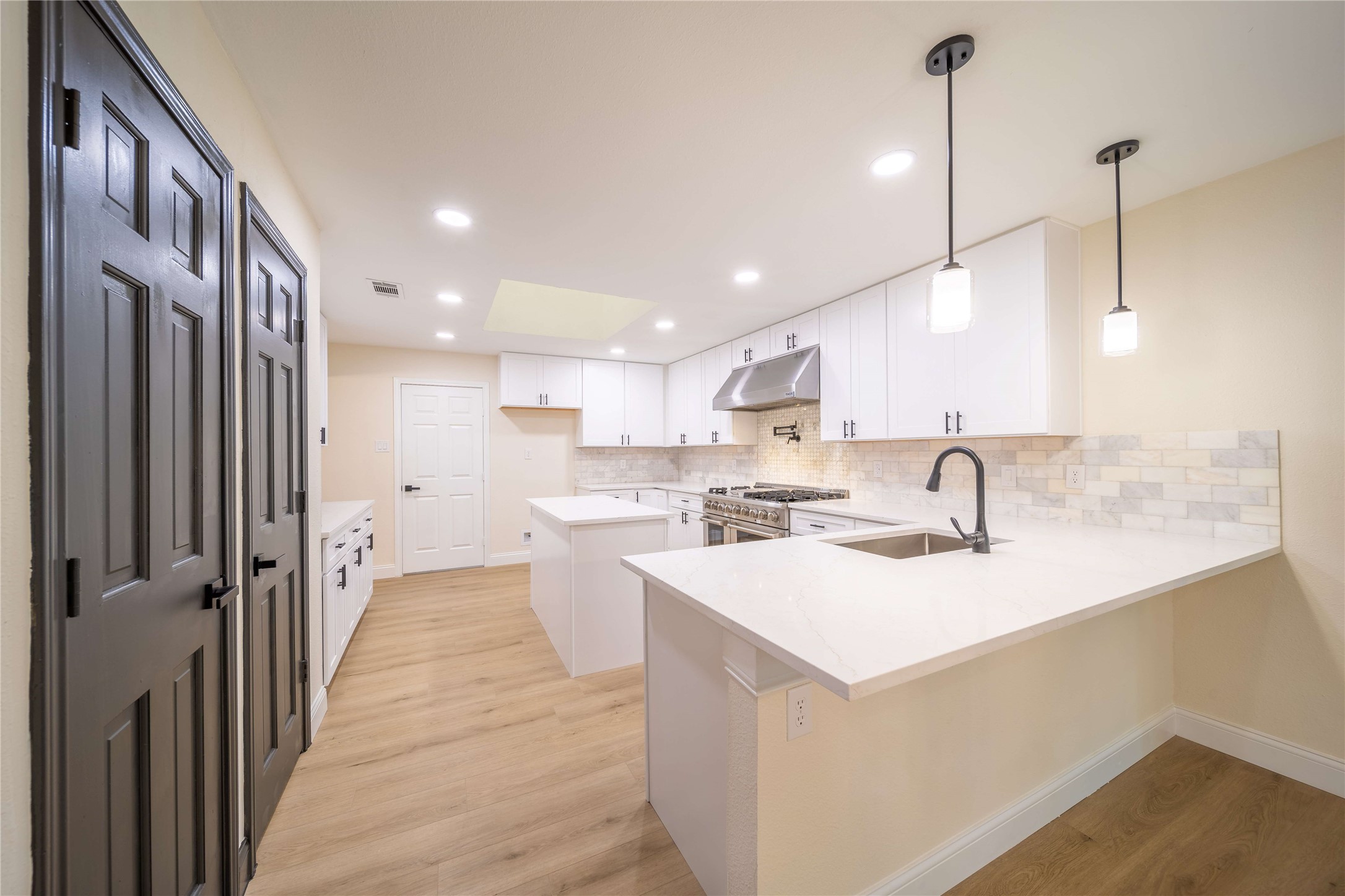5813 Gallant Fox Lane