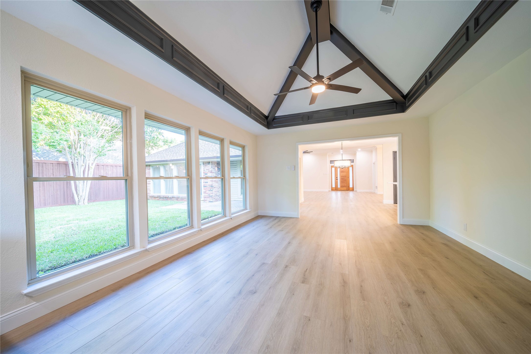 5813 Gallant Fox Lane