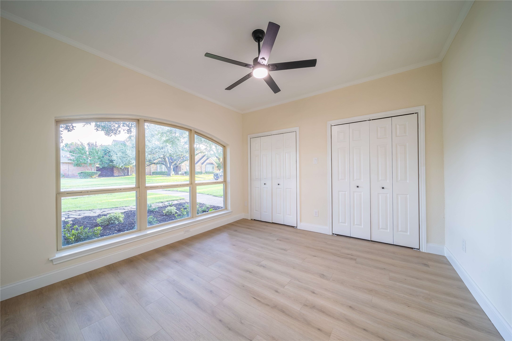 5813 Gallant Fox Lane