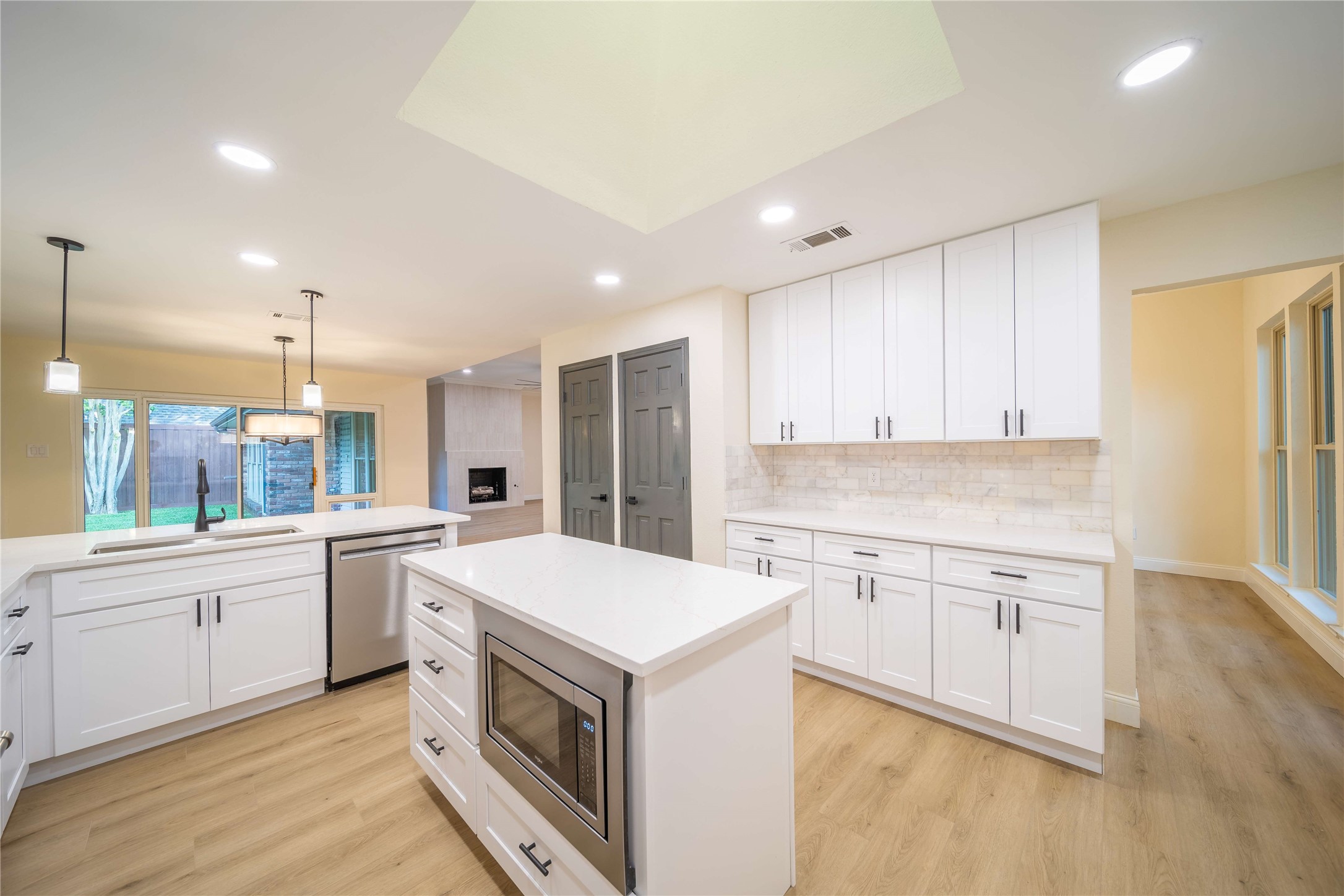 5813 Gallant Fox Lane