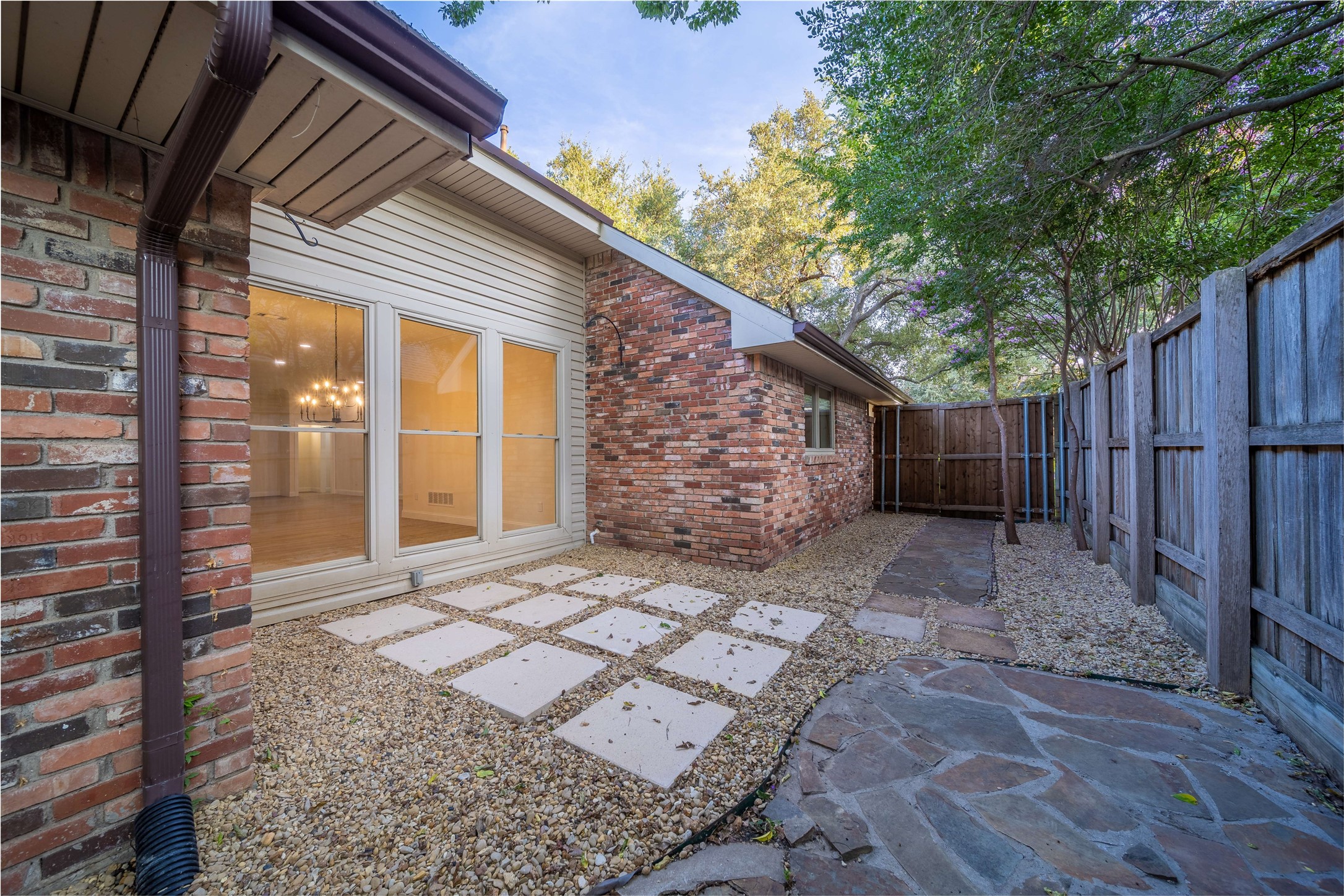 5813 Gallant Fox Lane