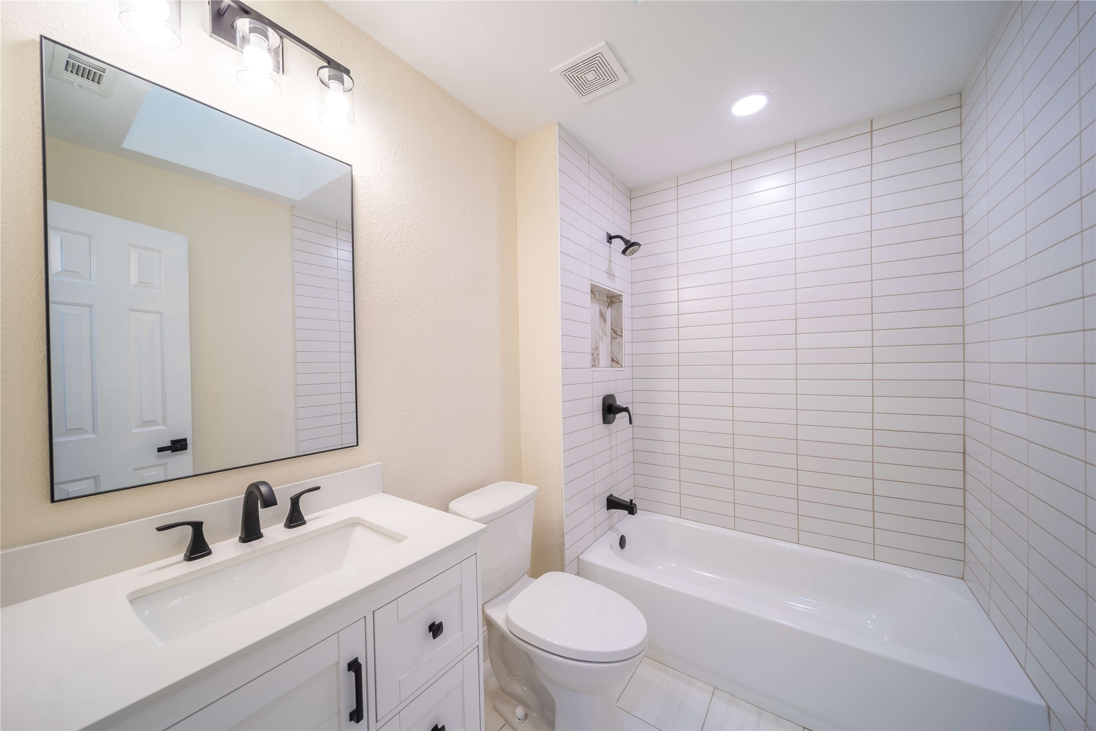 5813 Gallant Fox Lane