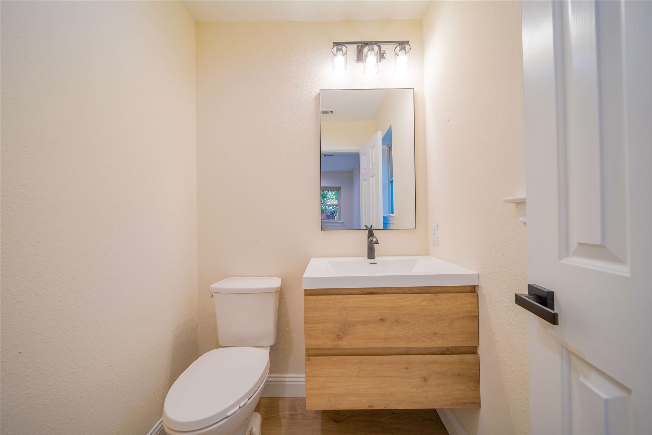 5813 Gallant Fox Lane
